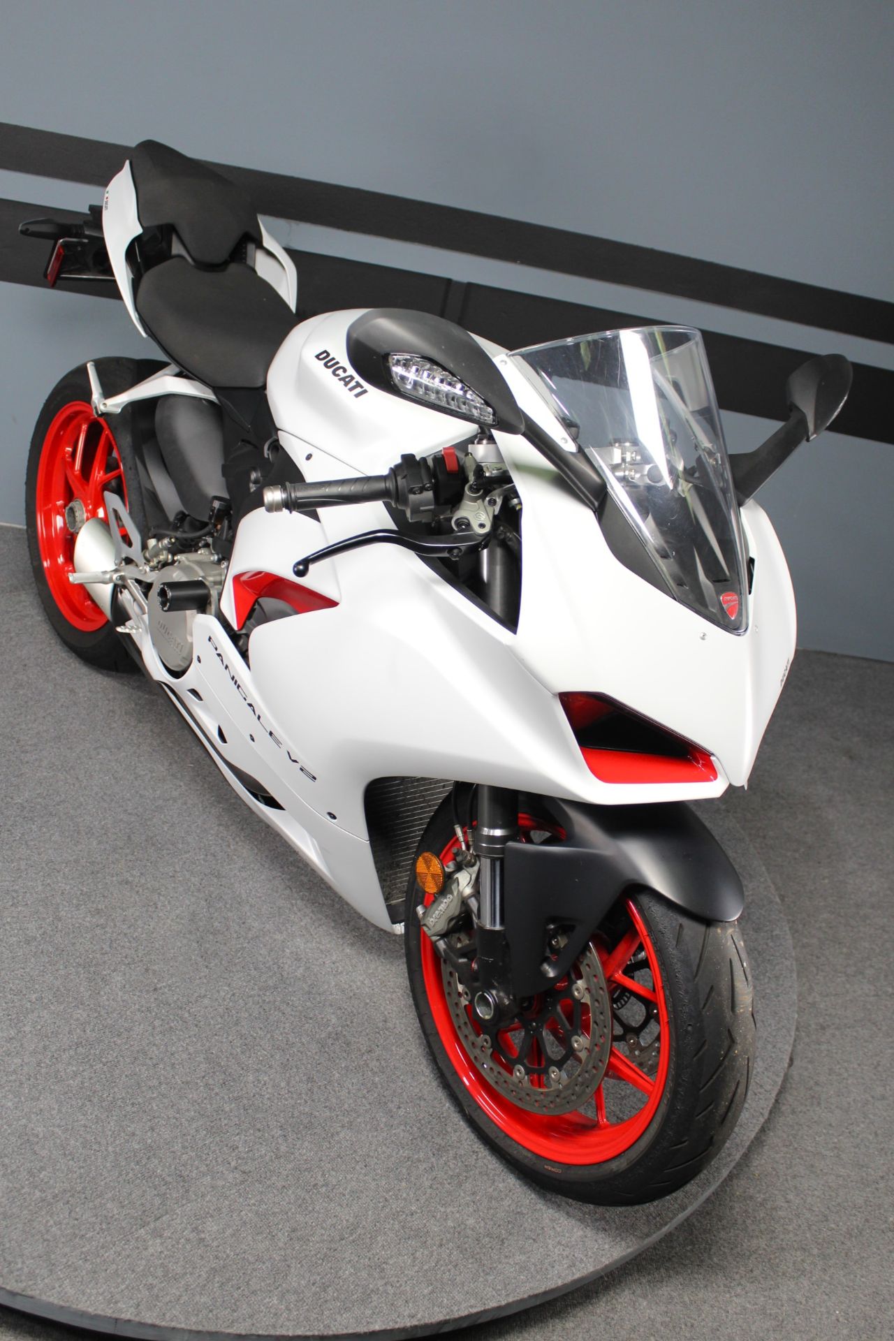 2023 Ducati Panigale V2 in Portland, Oregon - Photo 2