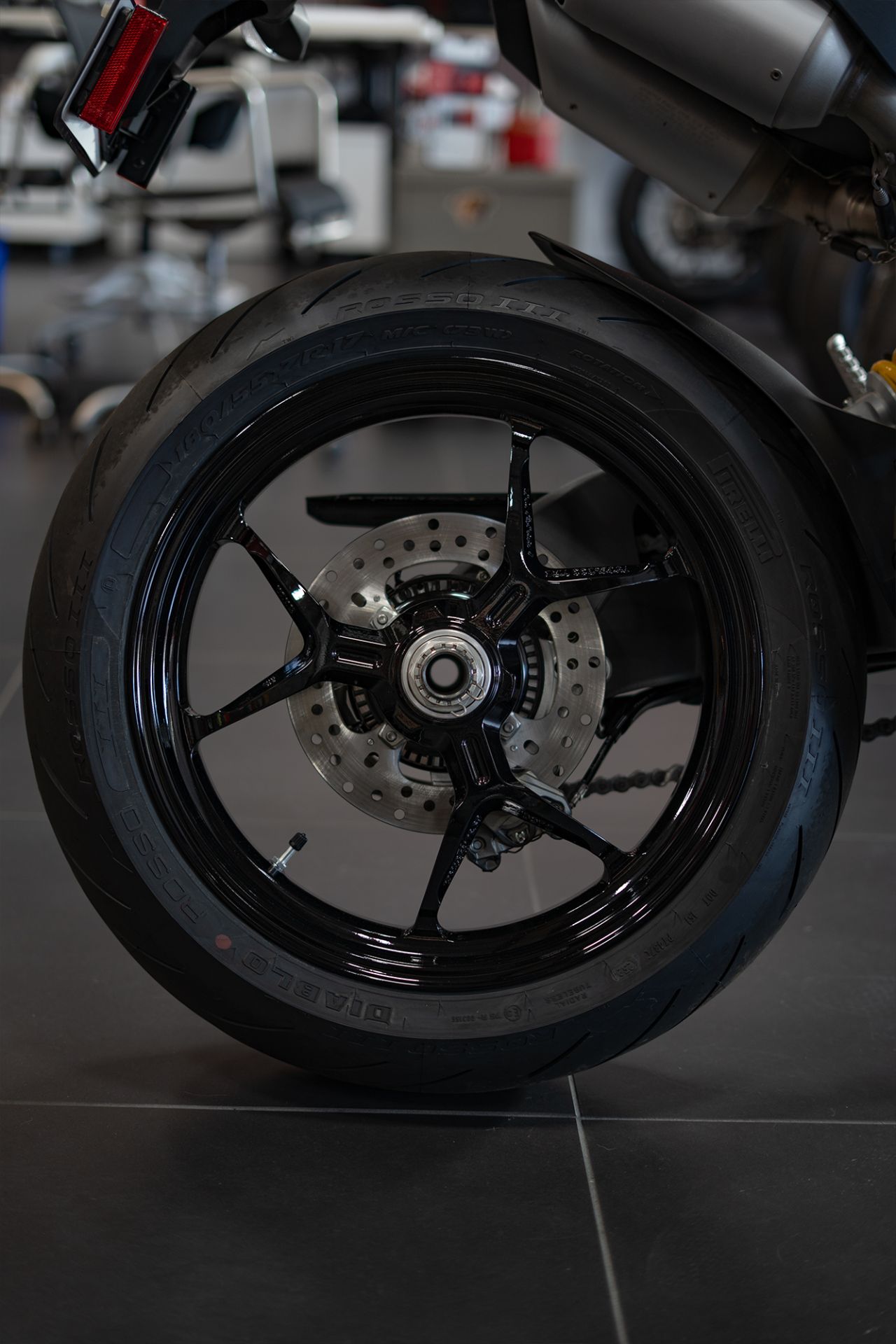 2025 Ducati Hypermotard 950 in Portland, Oregon - Photo 5