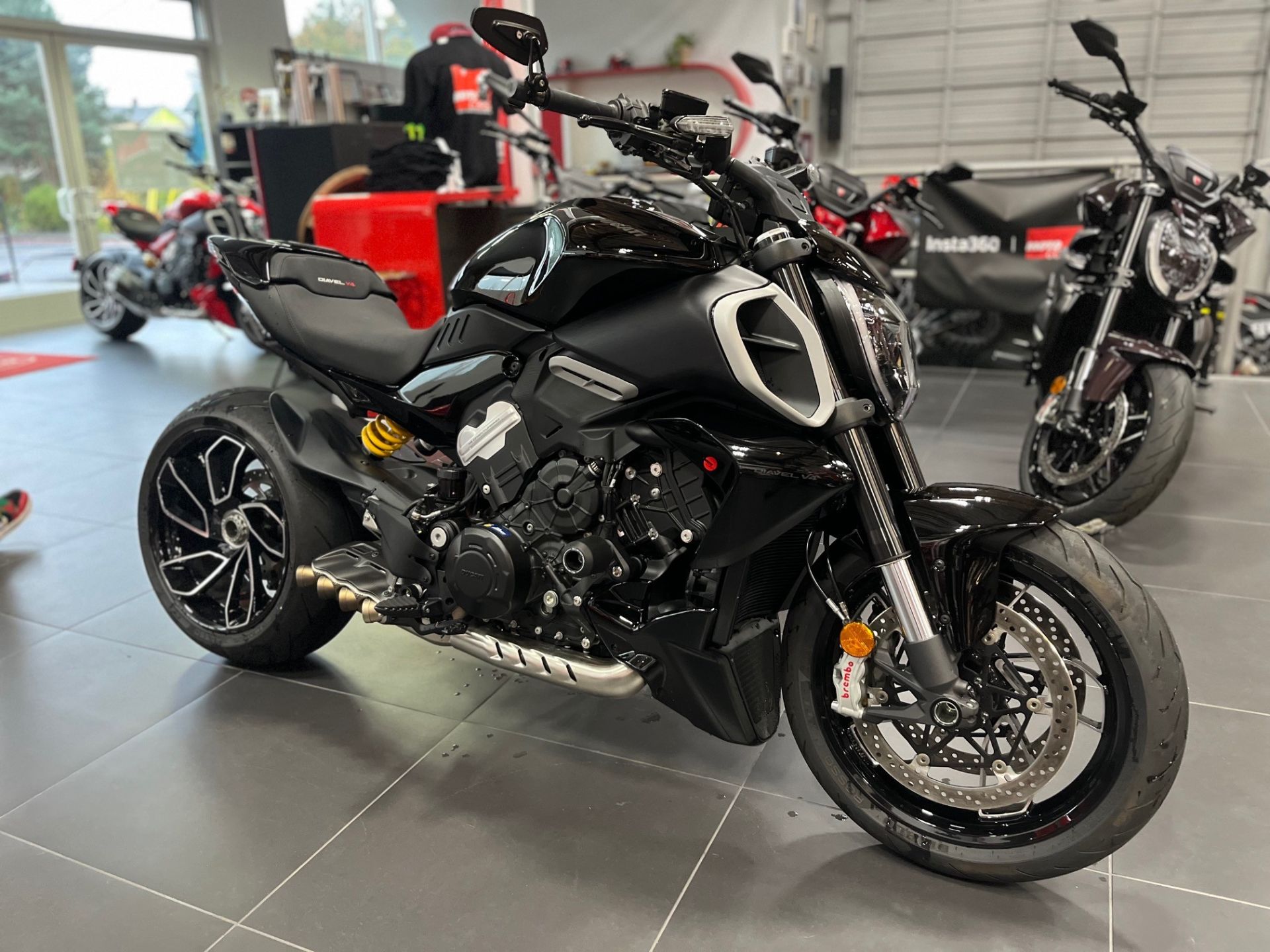 2024 Ducati Diavel V4 in Portland, Oregon - Photo 2