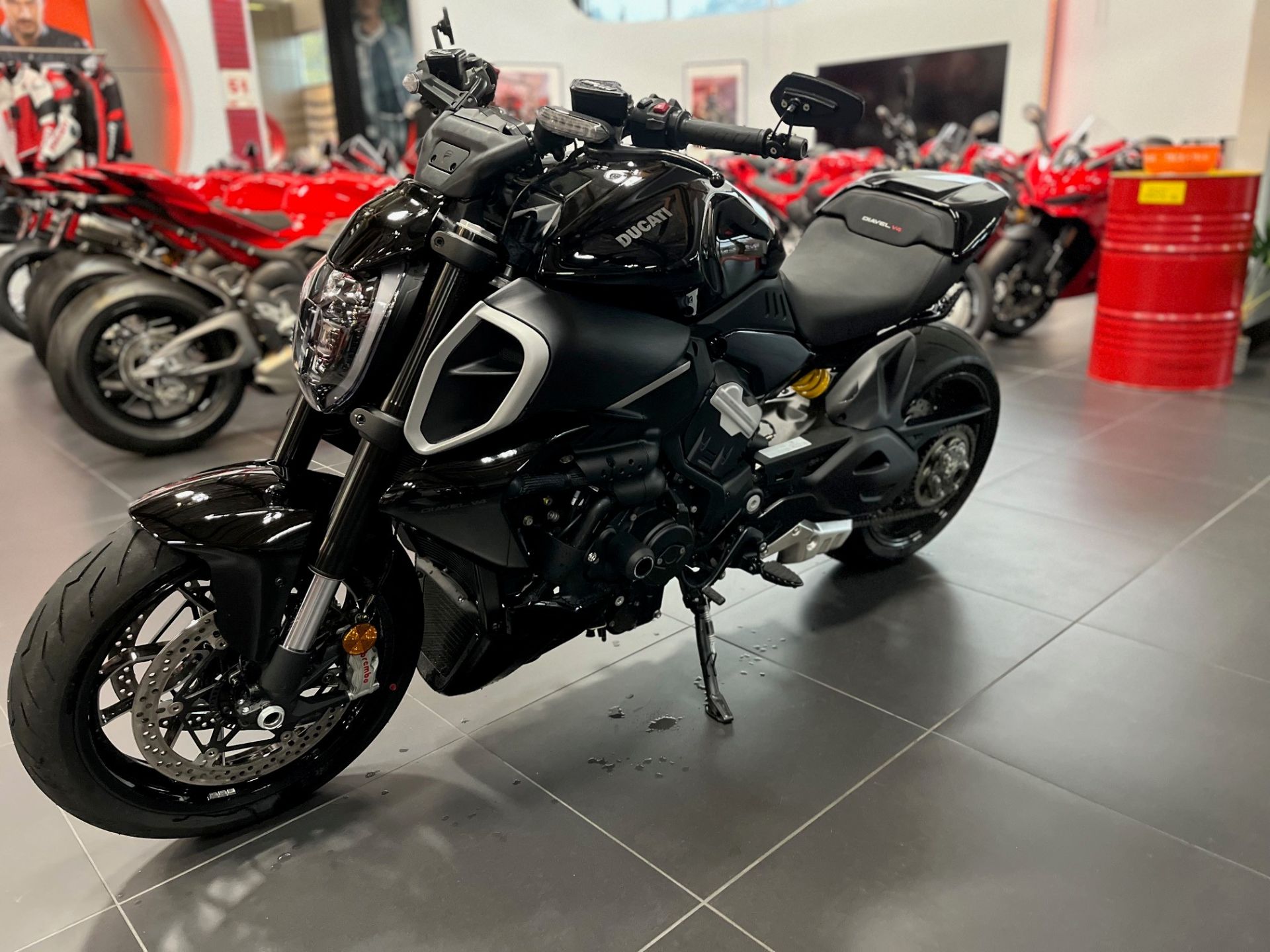 2024 Ducati Diavel V4 in Portland, Oregon - Photo 6