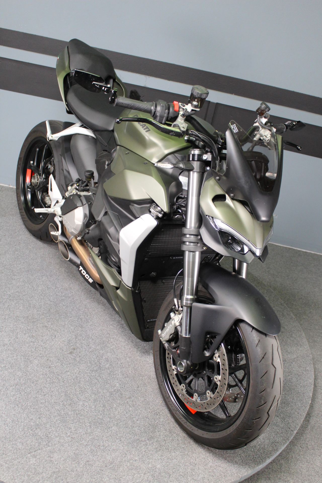 2023 Ducati Streetfighter V2 in Portland, Oregon - Photo 2