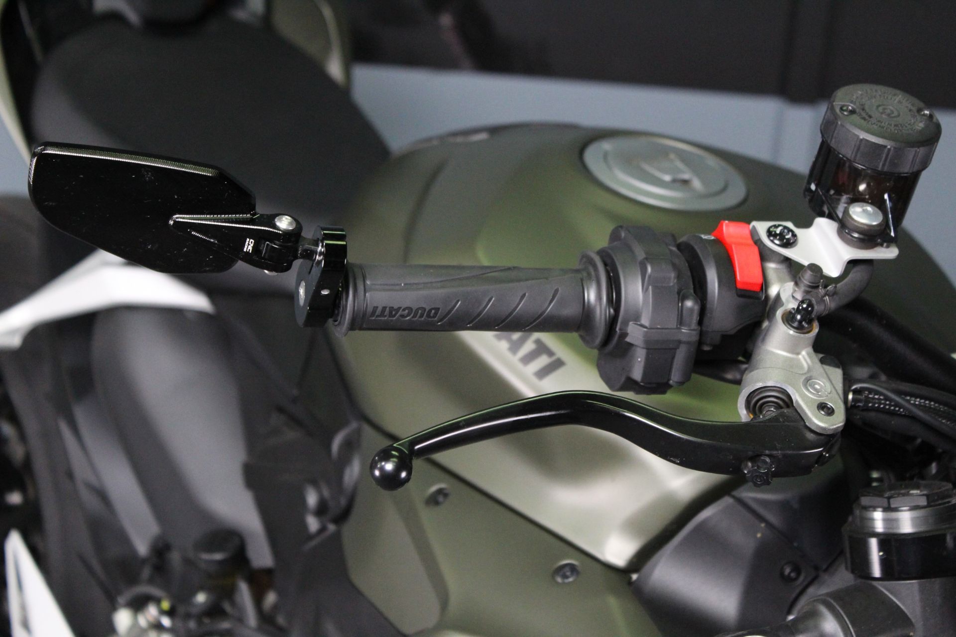 2023 Ducati Streetfighter V2 in Portland, Oregon - Photo 8