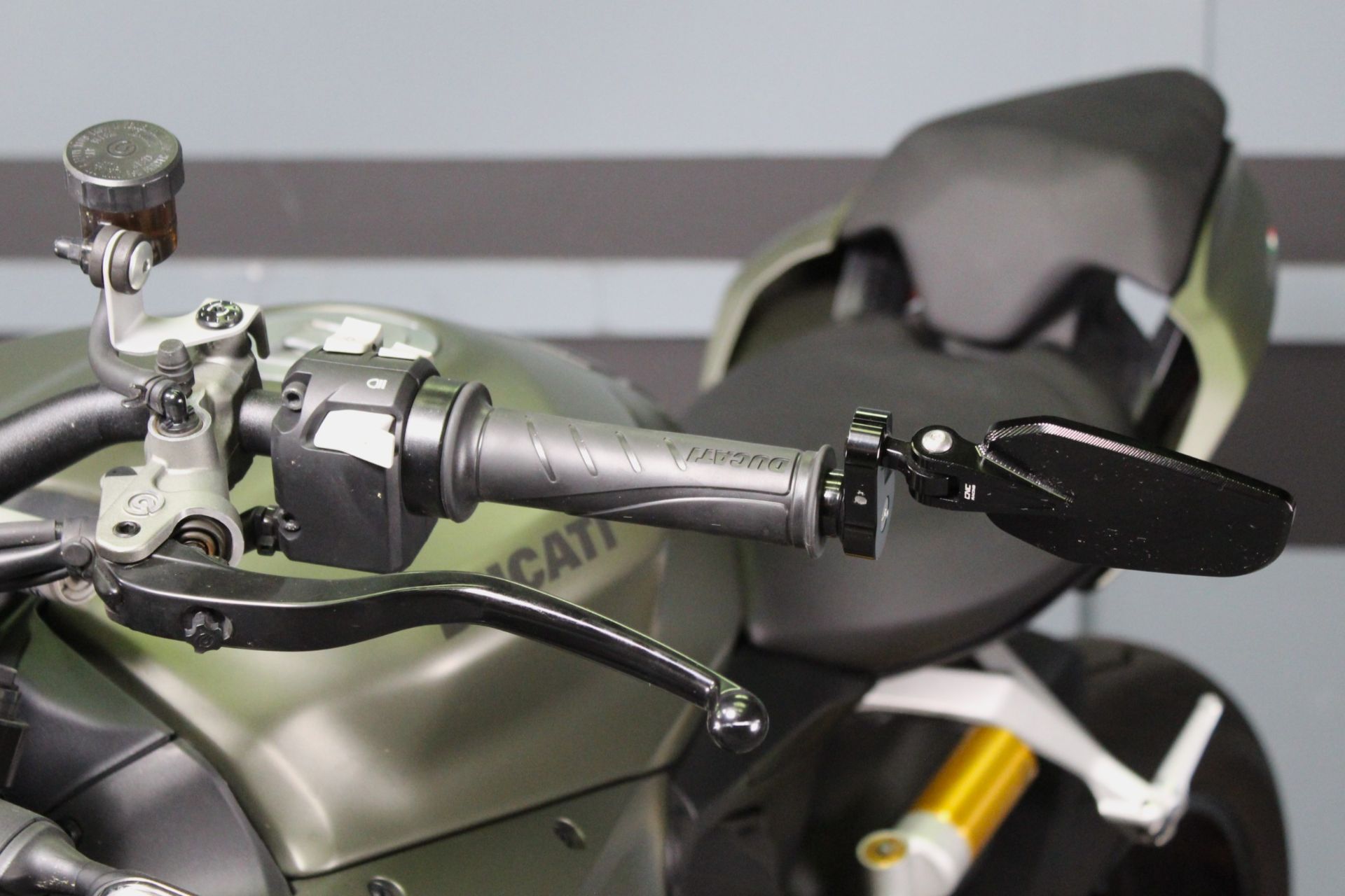 2023 Ducati Streetfighter V2 in Portland, Oregon - Photo 9