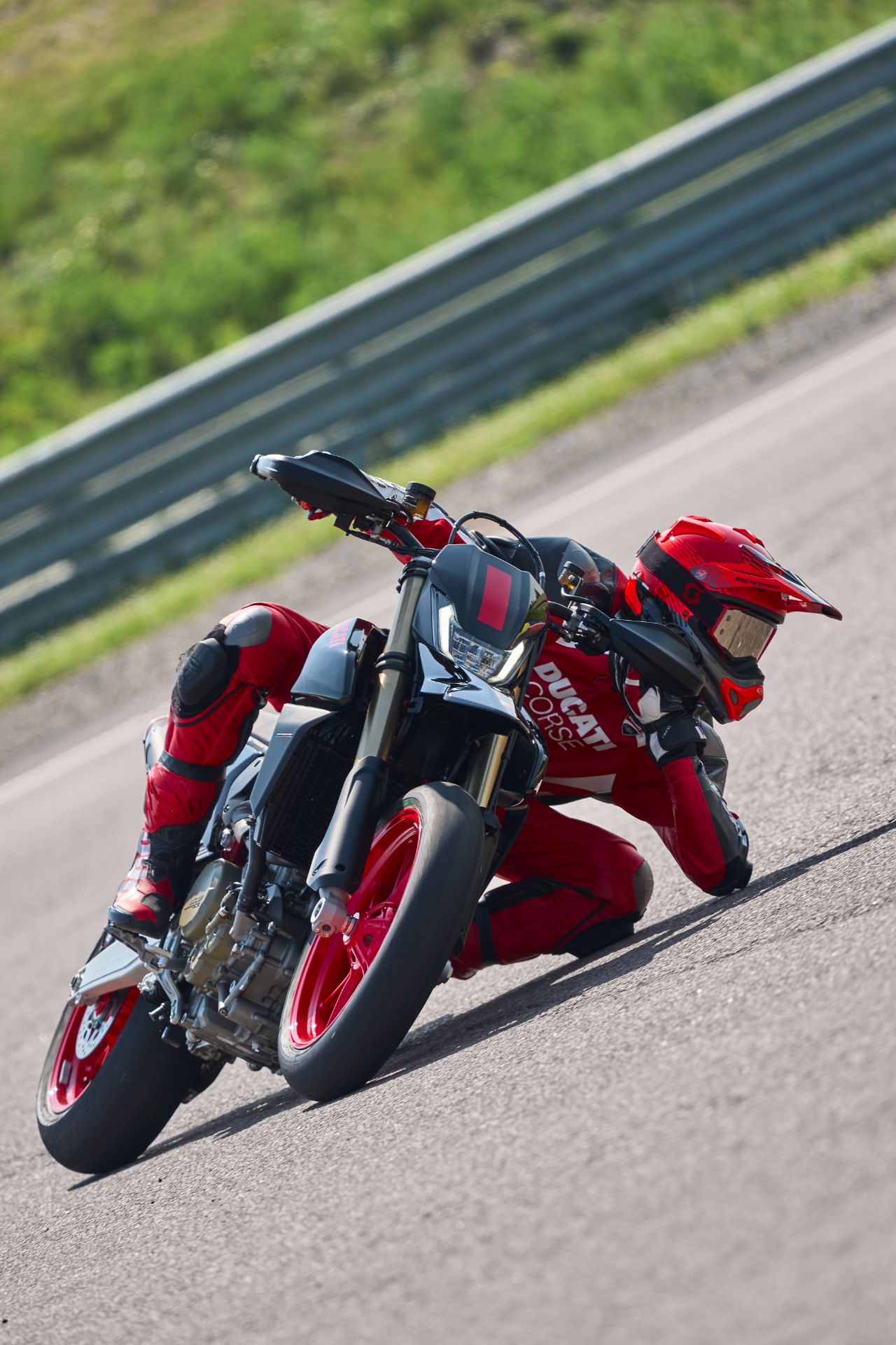 2026 Ducati Hypermotard 698 Mono Nera in Portland, Oregon - Photo 5
