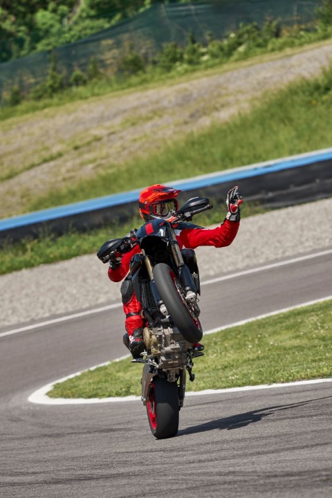 2026 Ducati Hypermotard 698 Mono Nera in Portland, Oregon - Photo 11