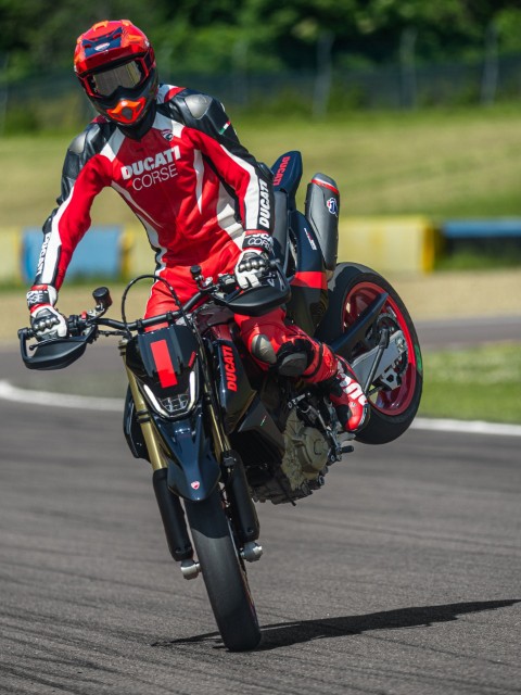 2026 Ducati Hypermotard 698 Mono Nera in Portland, Oregon - Photo 18