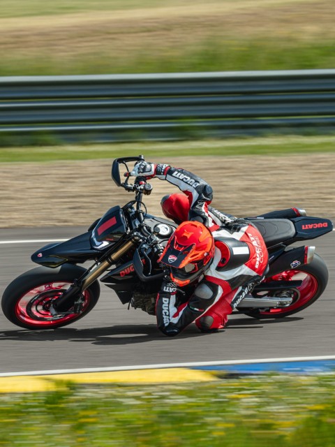 2026 Ducati Hypermotard 698 Mono Nera in Portland, Oregon - Photo 20