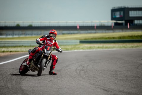 2026 Ducati Hypermotard 698 Mono Nera in Portland, Oregon - Photo 21