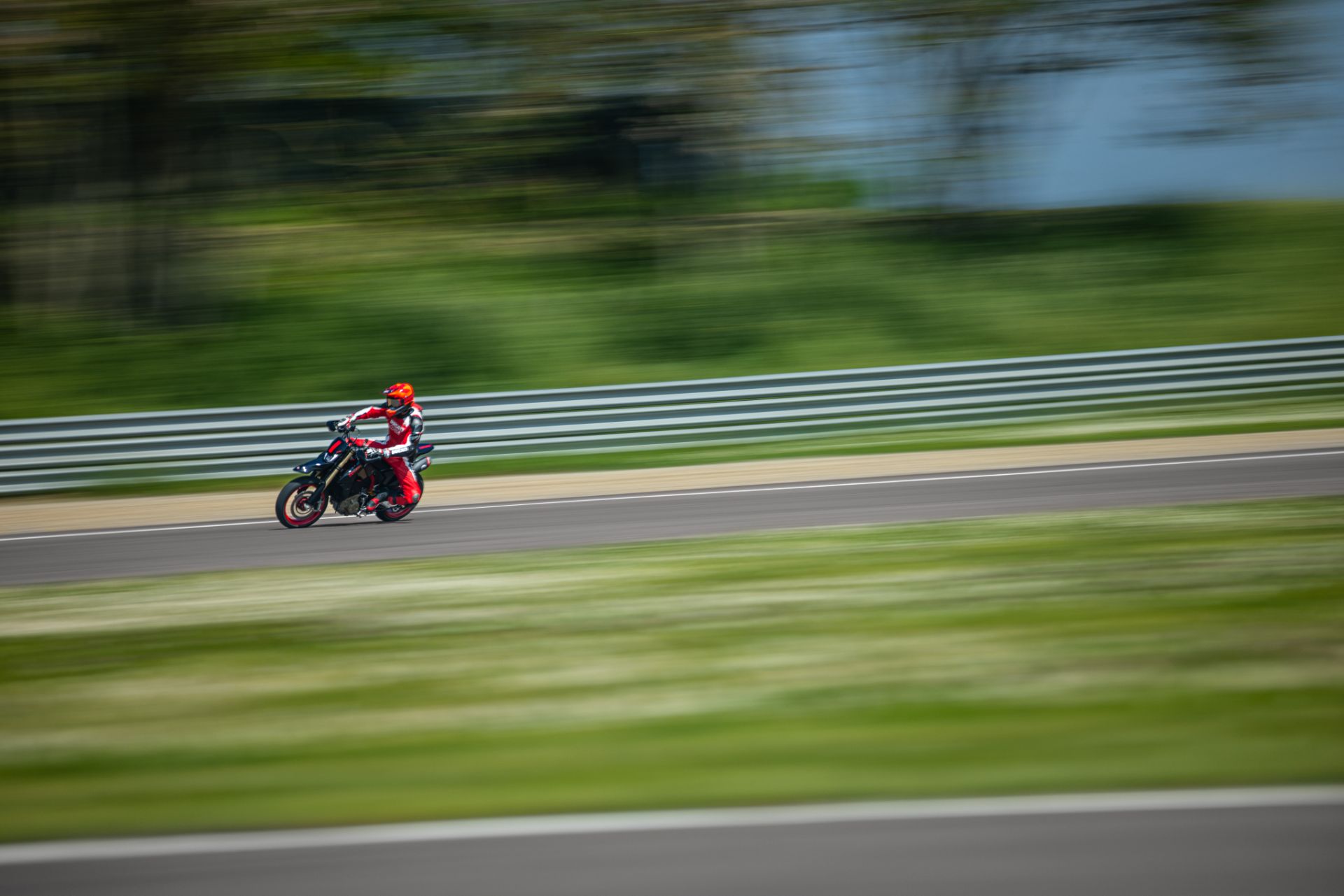 2026 Ducati Hypermotard 698 Mono Nera in Portland, Oregon - Photo 22