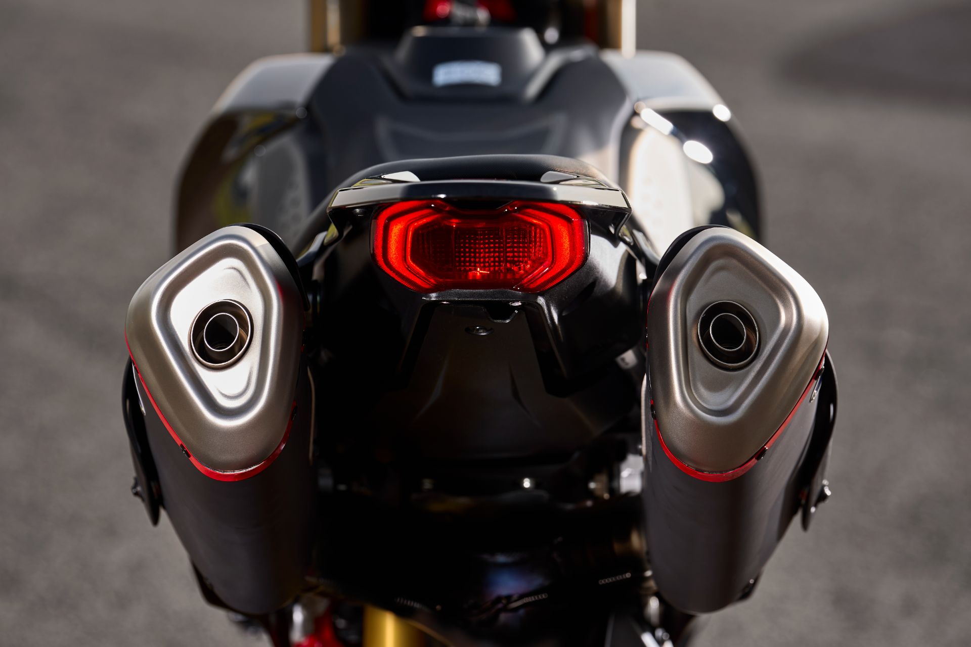 2026 Ducati Hypermotard 698 Mono Nera in Portland, Oregon - Photo 3