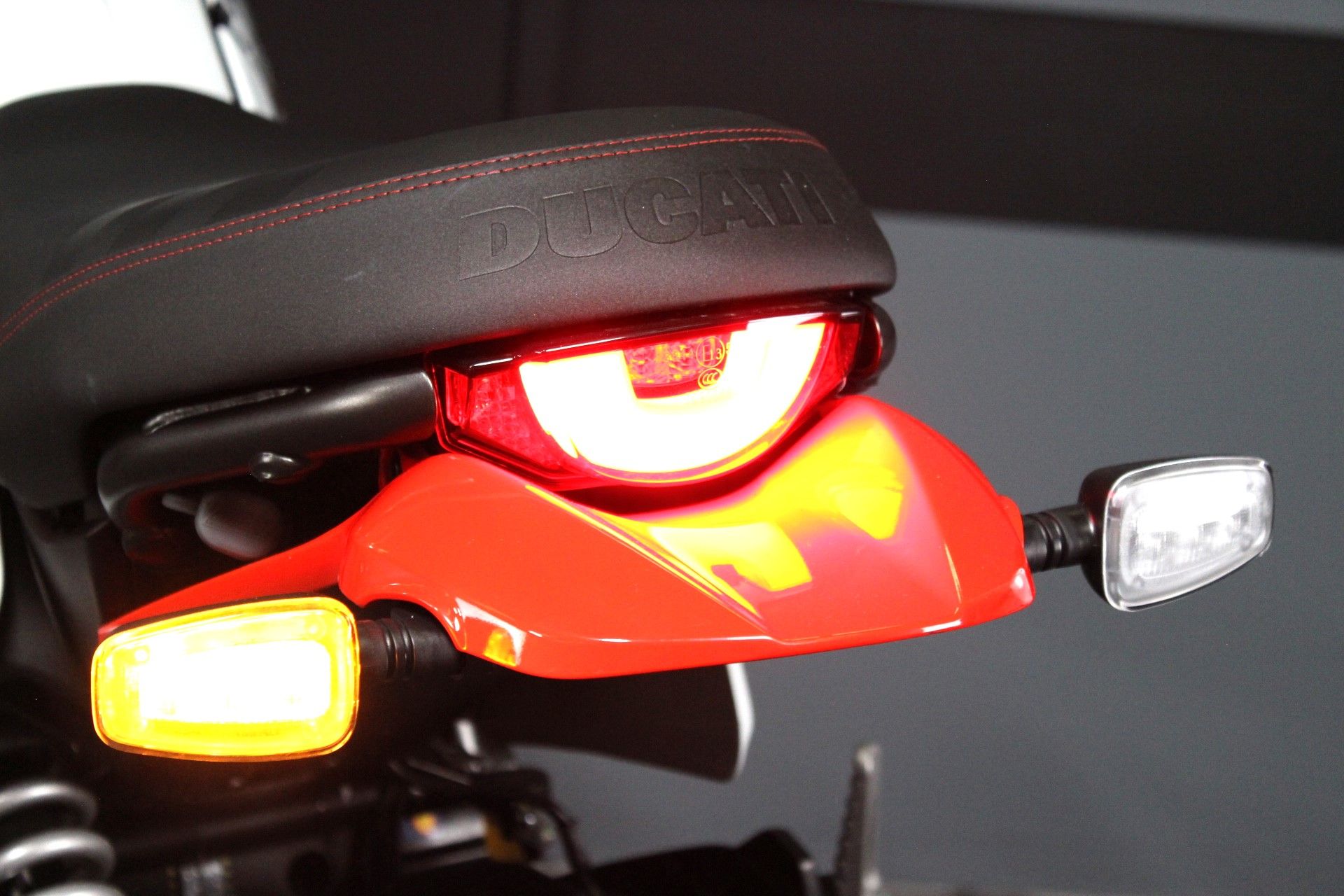2022 Ducati Scrambler Urban Motard in Portland, Oregon - Photo 16
