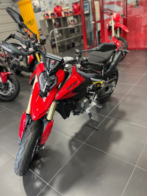 2026 Ducati Hypermotard V2 in Portland, Oregon - Photo 9