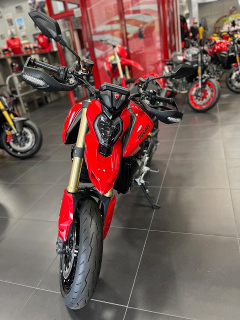 2026 Ducati Hypermotard V2 in Portland, Oregon - Photo 10