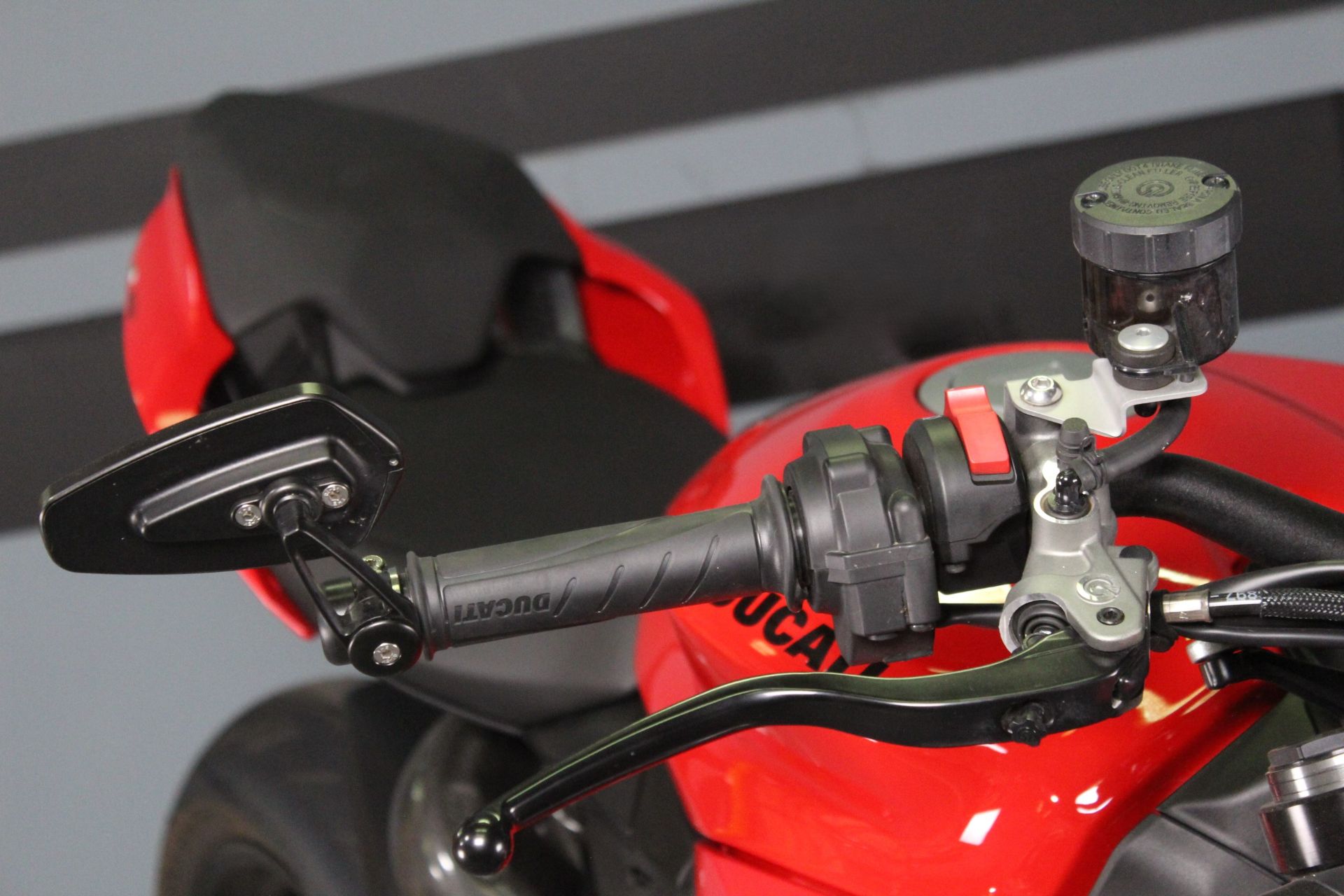 2024 Ducati Streetfighter V2 in Portland, Oregon - Photo 8