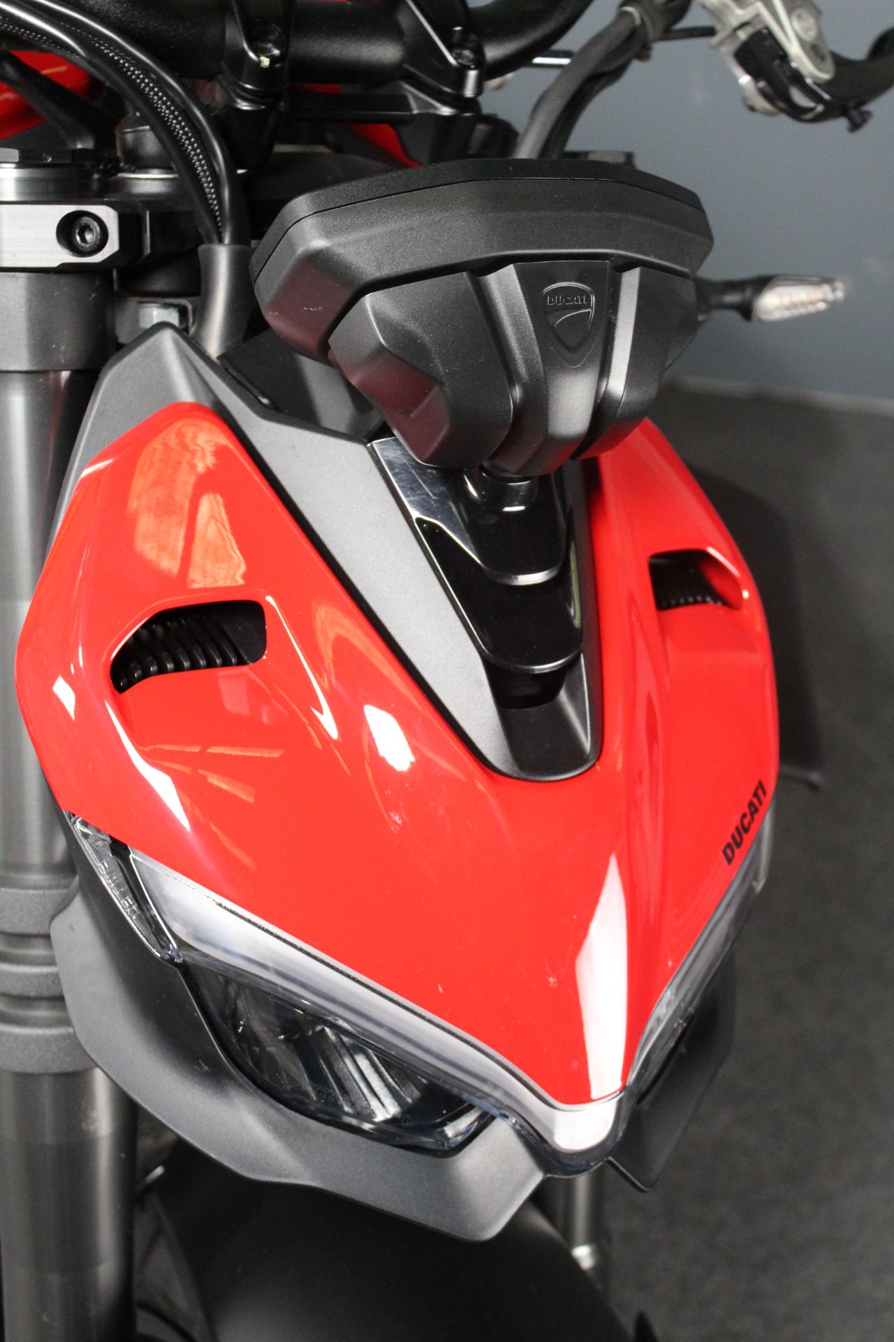 2024 Ducati Streetfighter V2 in Portland, Oregon - Photo 5