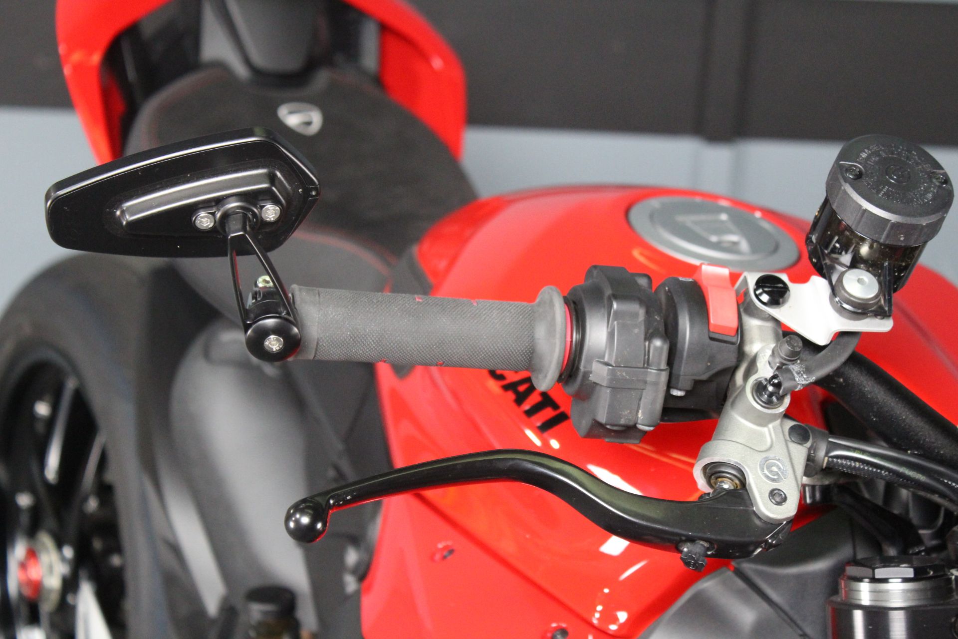 2024 Ducati Streetfighter V2 in Portland, Oregon - Photo 8
