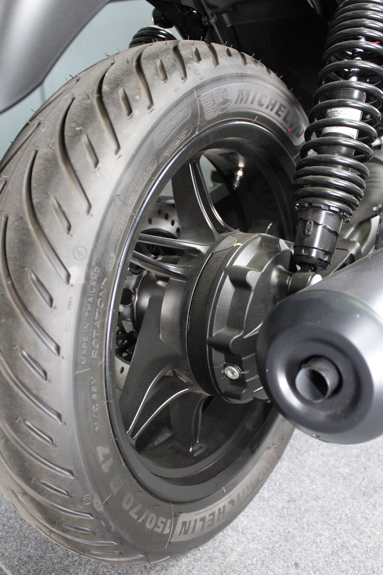 2024 Moto Guzzi V7 Stone Corsa in Portland, Oregon - Photo 18