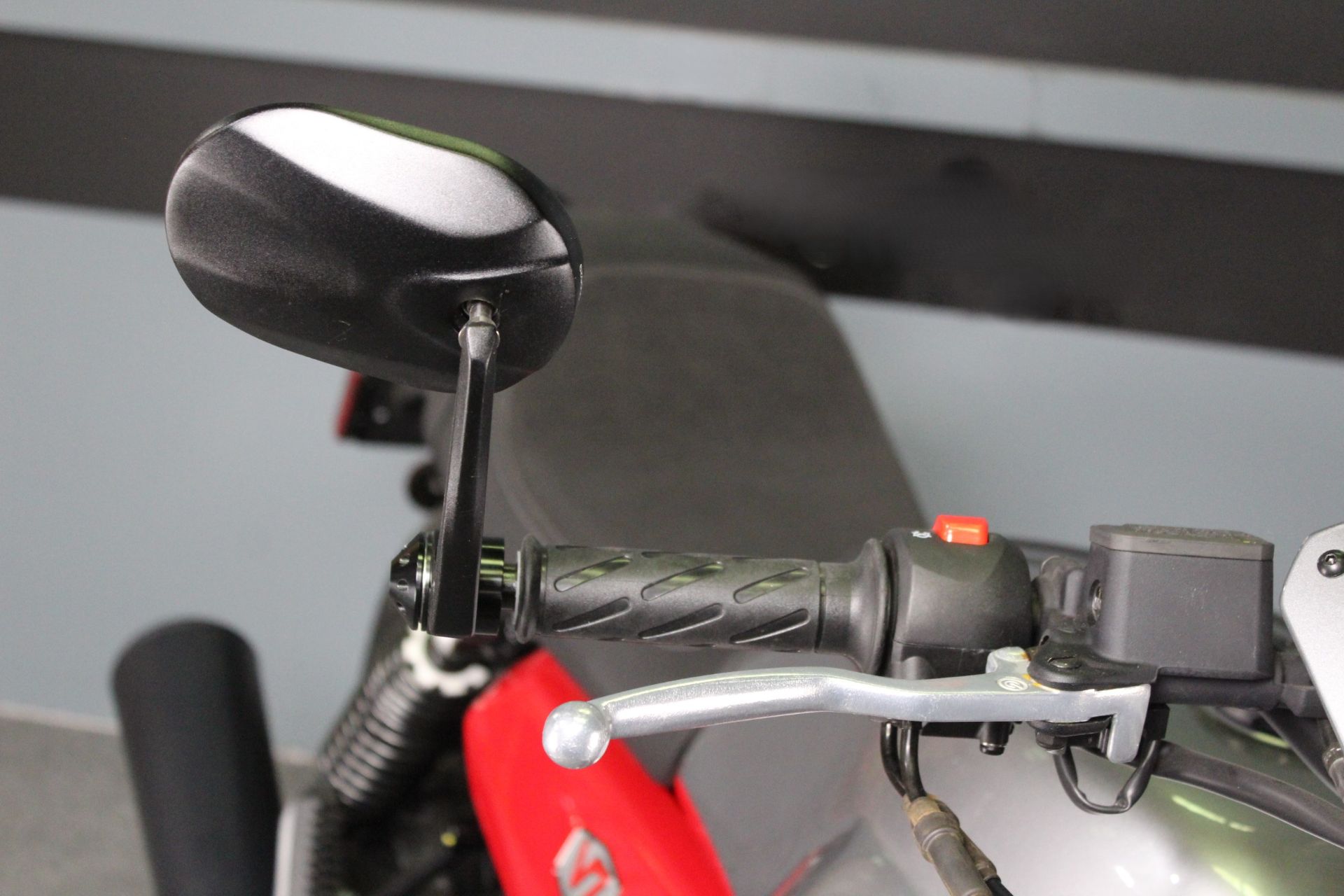 2024 Moto Guzzi V7 Stone Corsa in Portland, Oregon - Photo 10