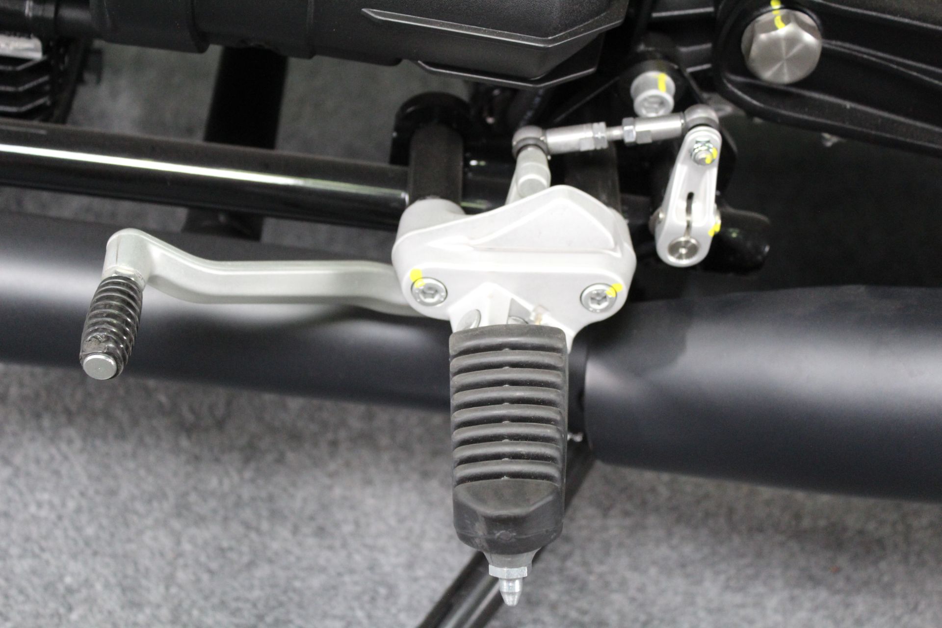 2024 Moto Guzzi V7 Stone Corsa in Portland, Oregon - Photo 15