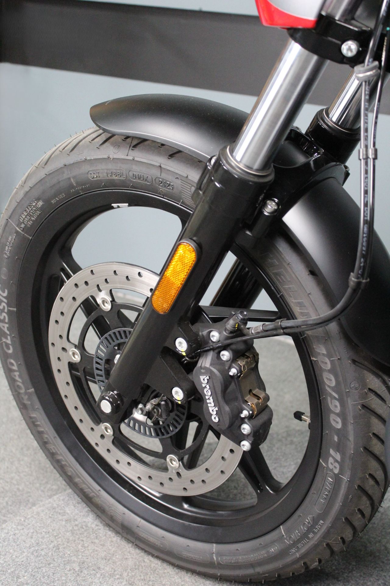 2024 Moto Guzzi V7 Stone Corsa in Portland, Oregon - Photo 9