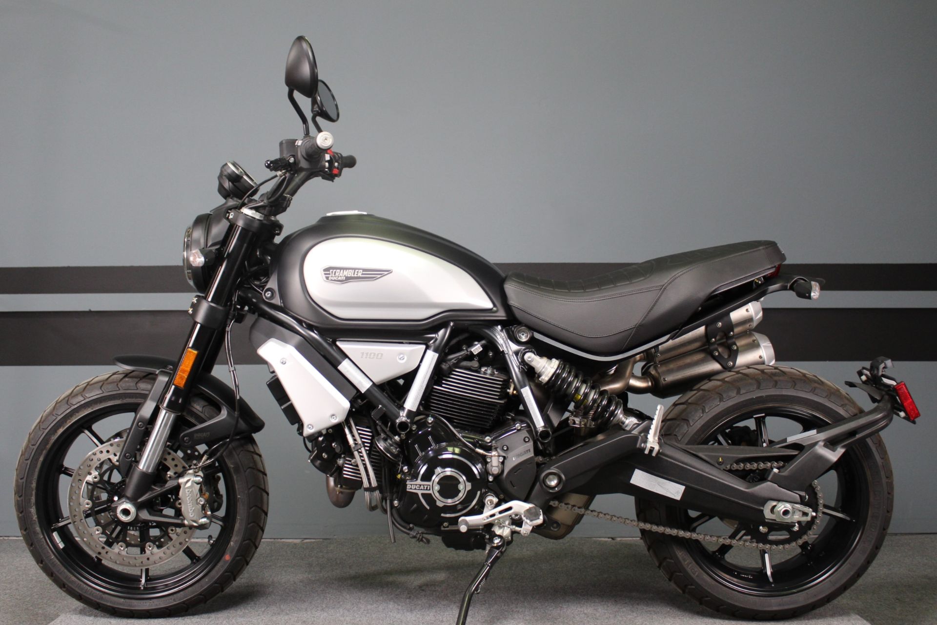 2023 Ducati Scrambler 1100 Dark PRO in Portland, Oregon - Photo 4