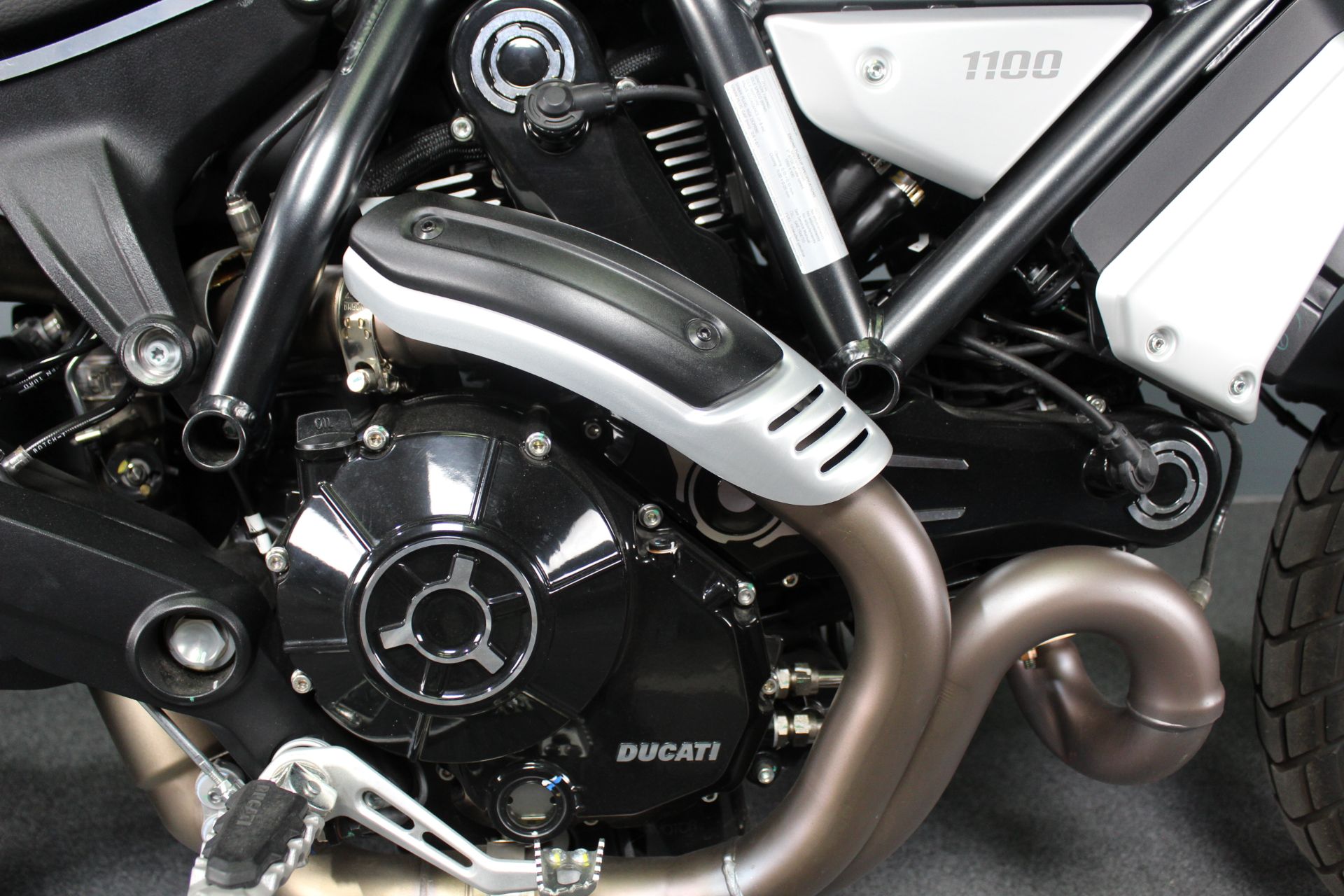 2023 Ducati Scrambler 1100 Dark PRO in Portland, Oregon - Photo 11