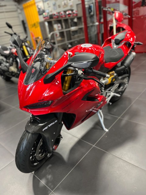 2026 Ducati Panigale V2 S in Portland, Oregon - Photo 12