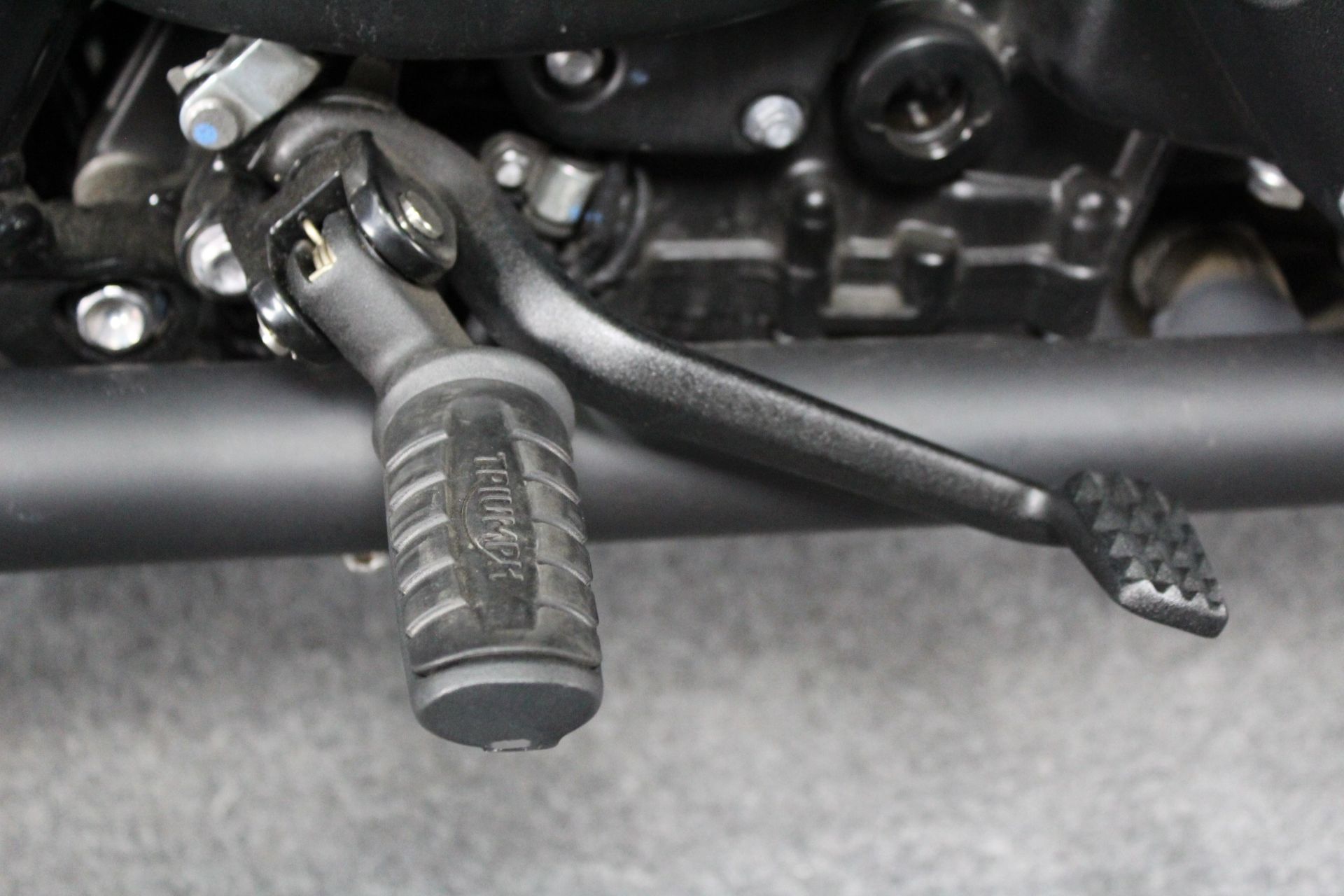 2024 Triumph Bonneville T120 Black in Portland, Oregon - Photo 15