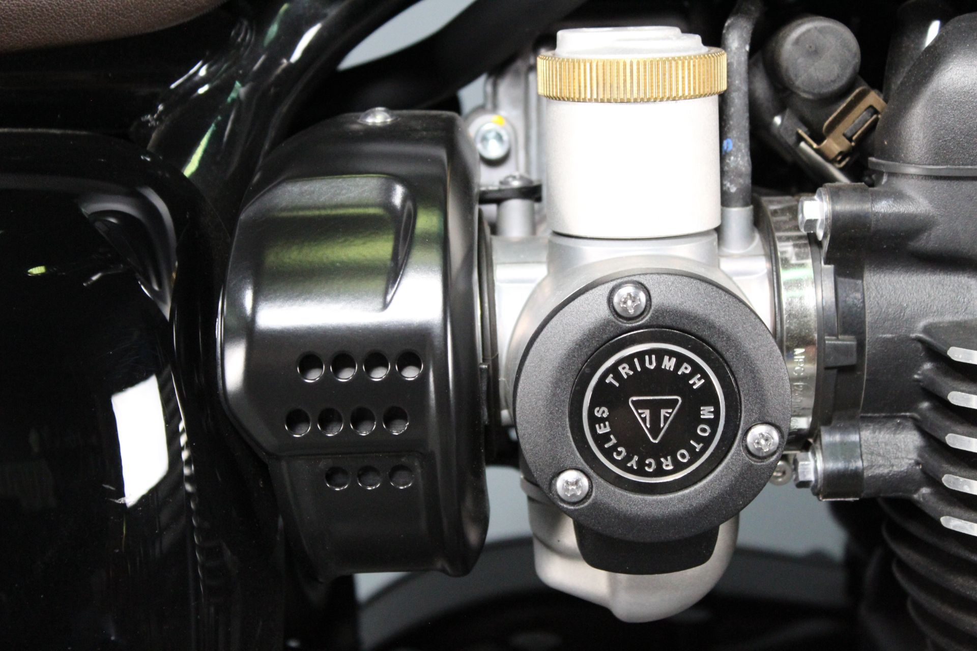 2024 Triumph Bonneville T120 Black in Portland, Oregon - Photo 13