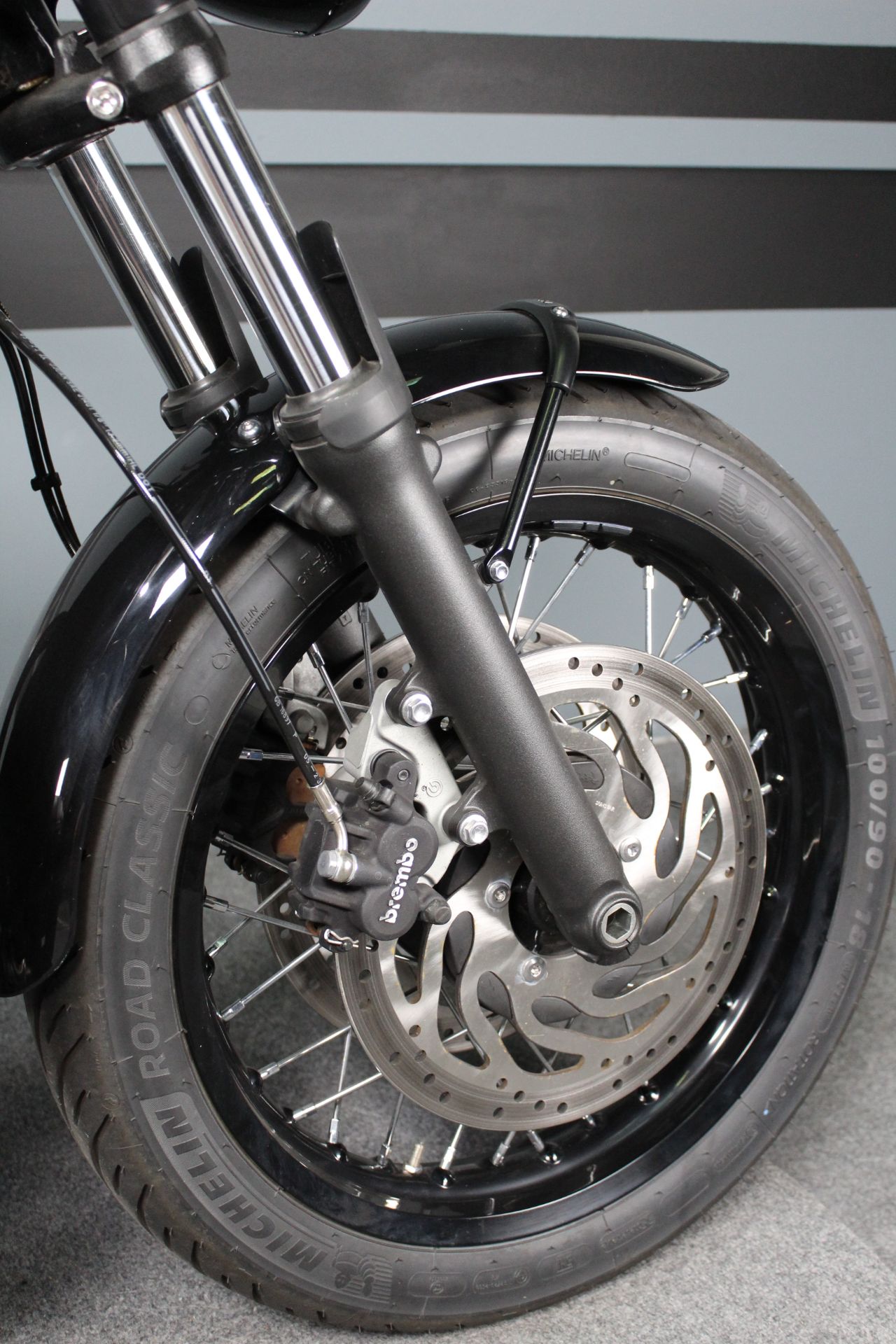 2024 Triumph Bonneville T120 Black in Portland, Oregon - Photo 8