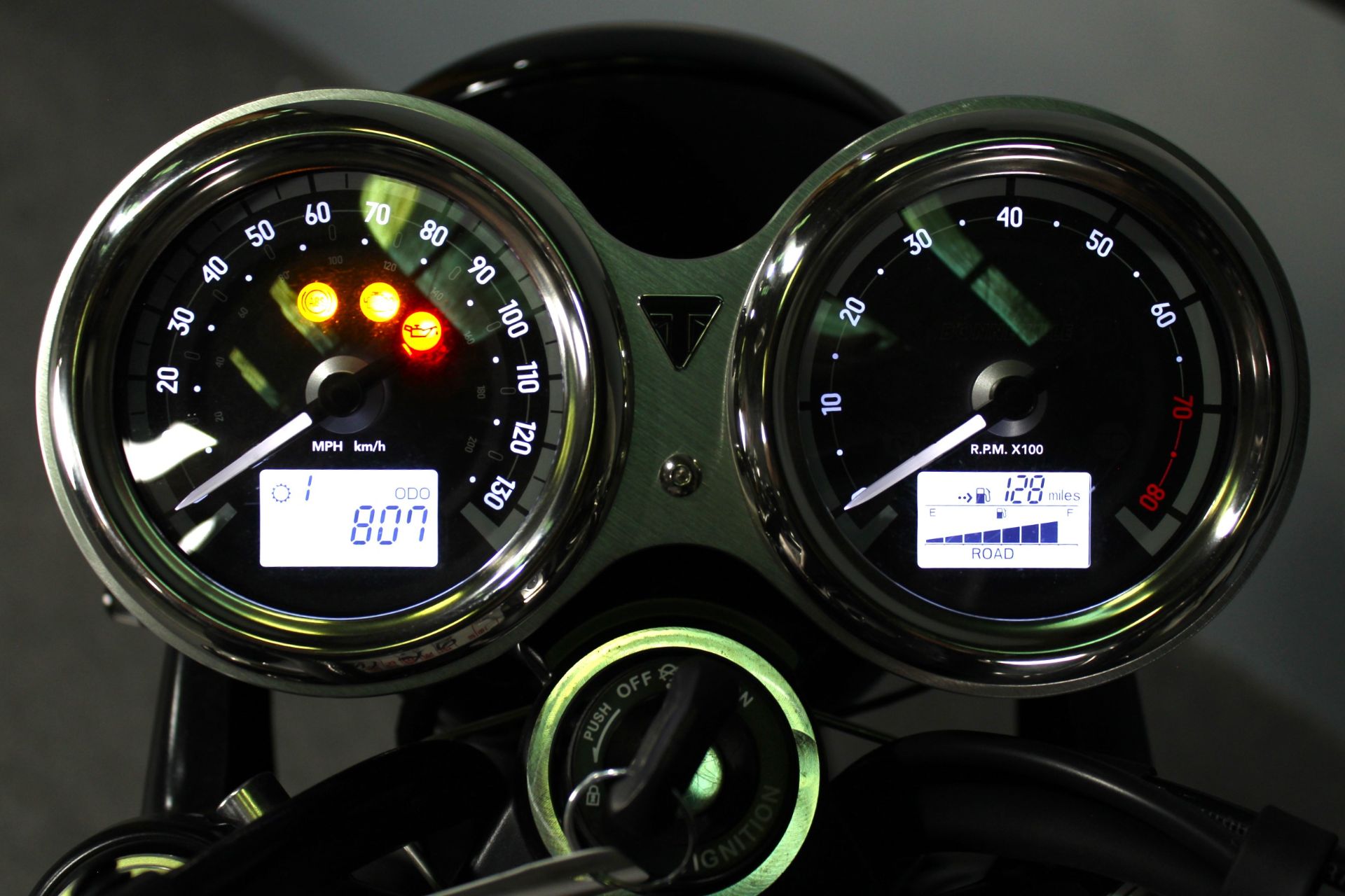 2024 Triumph Bonneville T120 Black in Portland, Oregon - Photo 23