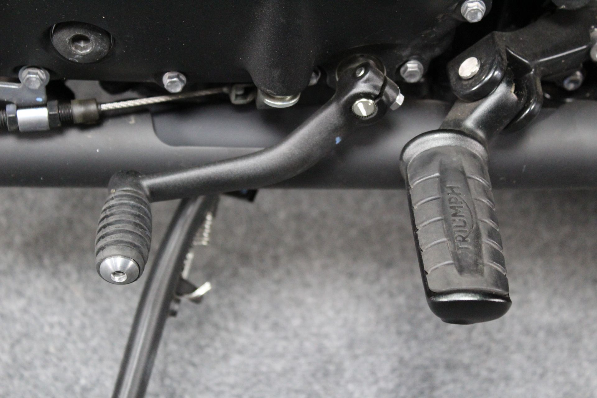 2024 Triumph Bonneville T120 Black in Portland, Oregon - Photo 16