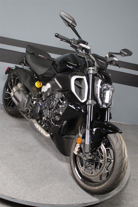 2023 Ducati Diavel V4 in Portland, Oregon - Photo 2