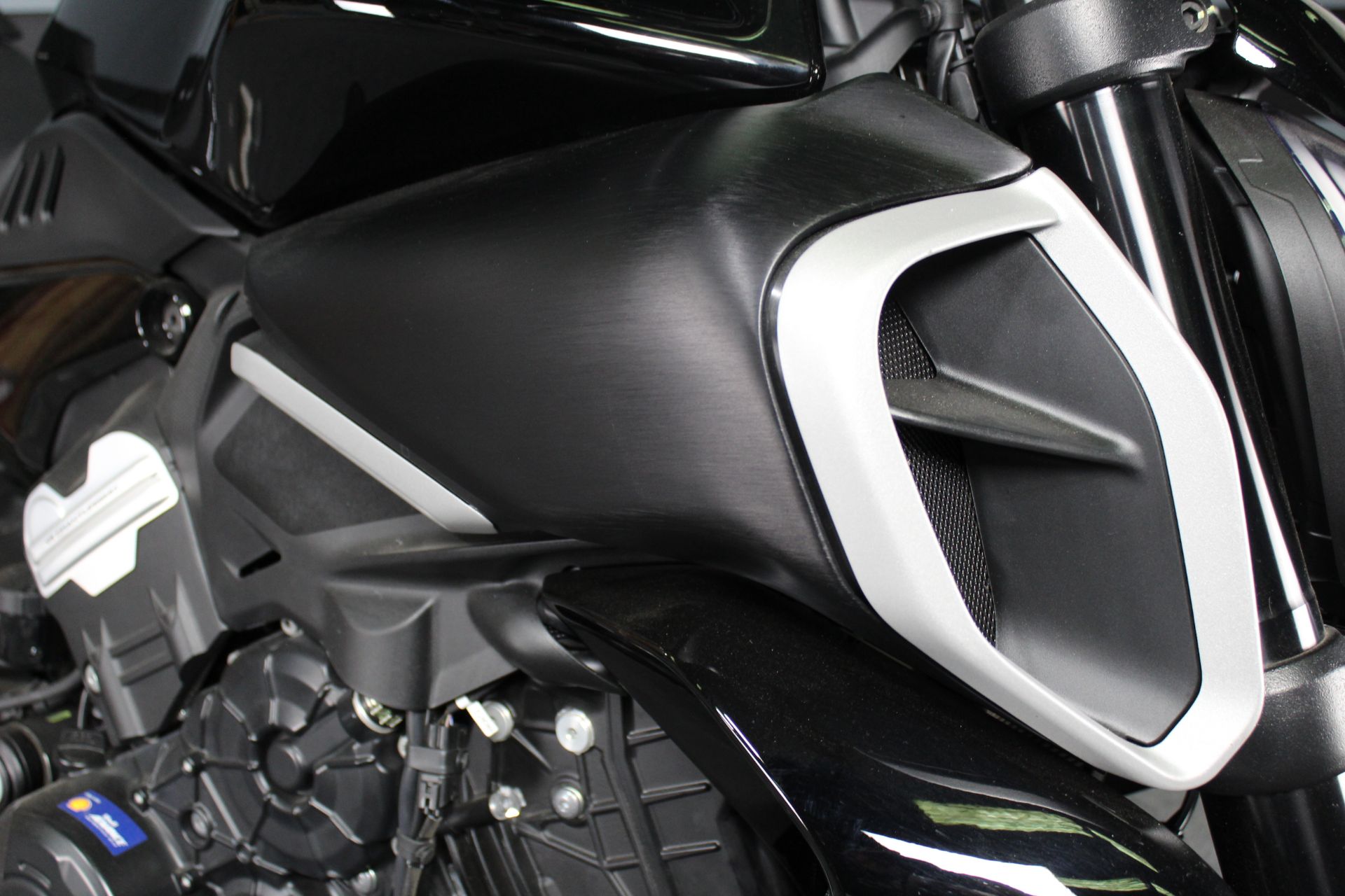 2023 Ducati Diavel V4 in Portland, Oregon - Photo 10