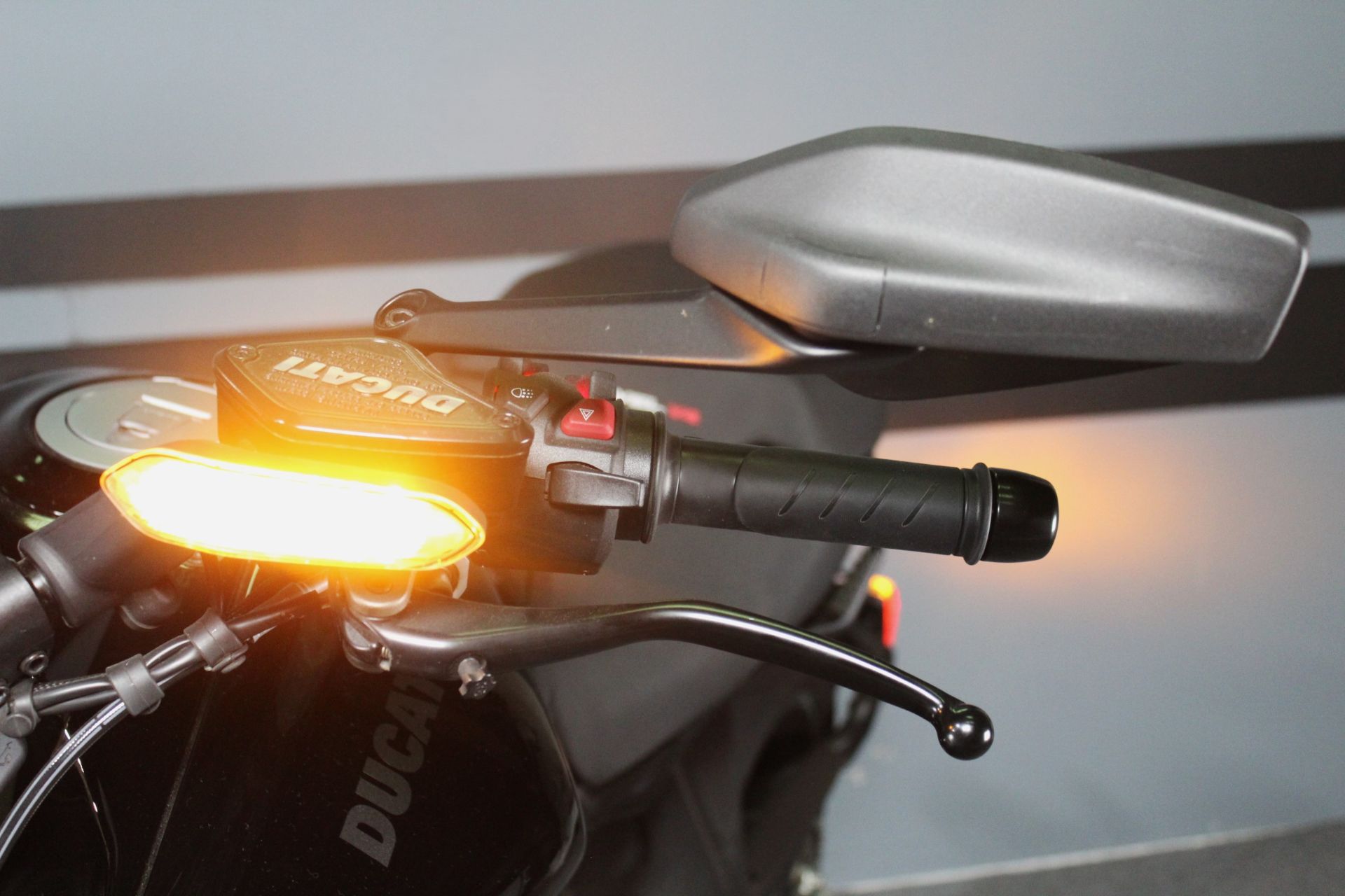 2023 Ducati Diavel V4 in Portland, Oregon - Photo 9
