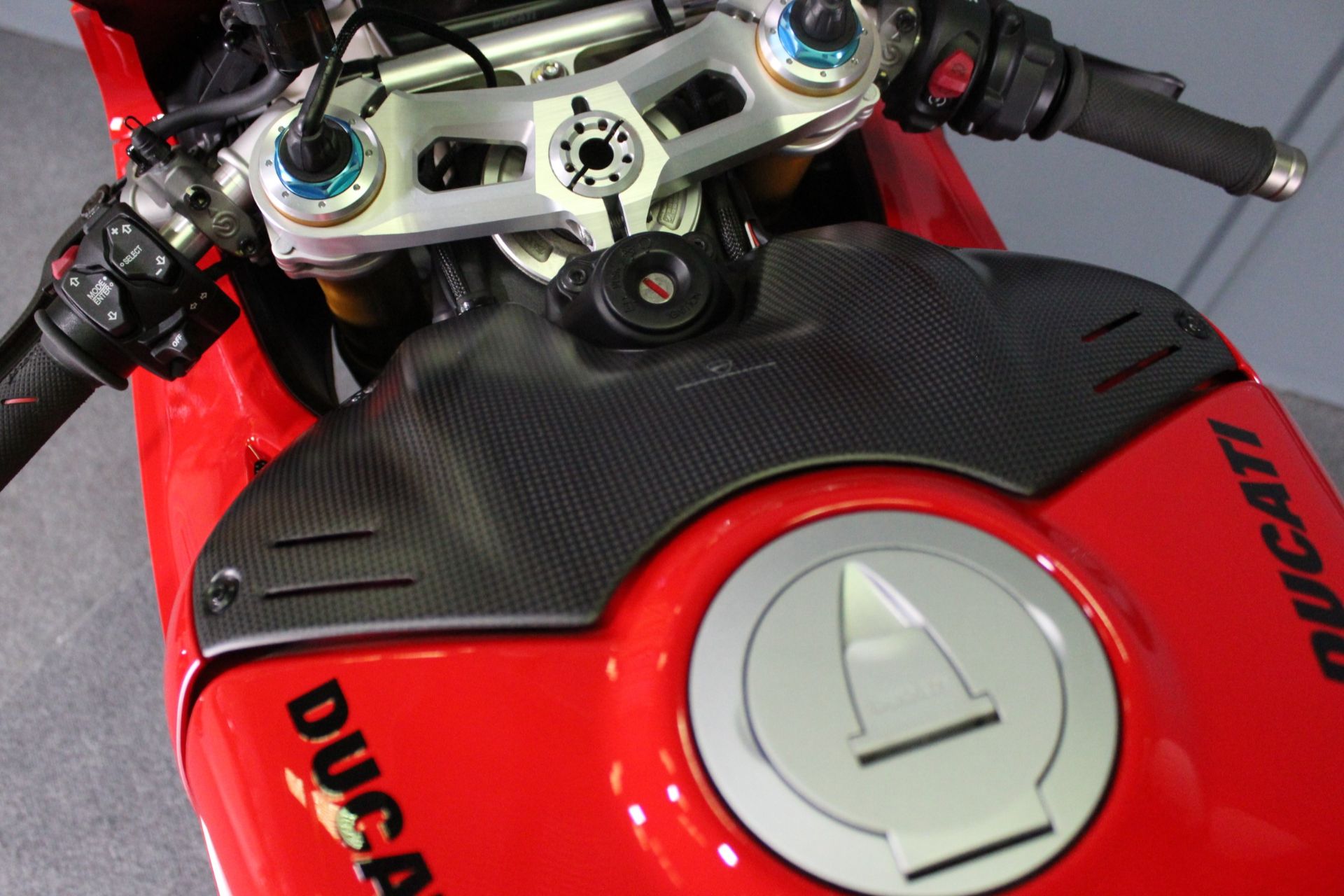 2023 Ducati Panigale V4 S in Portland, Oregon - Photo 9
