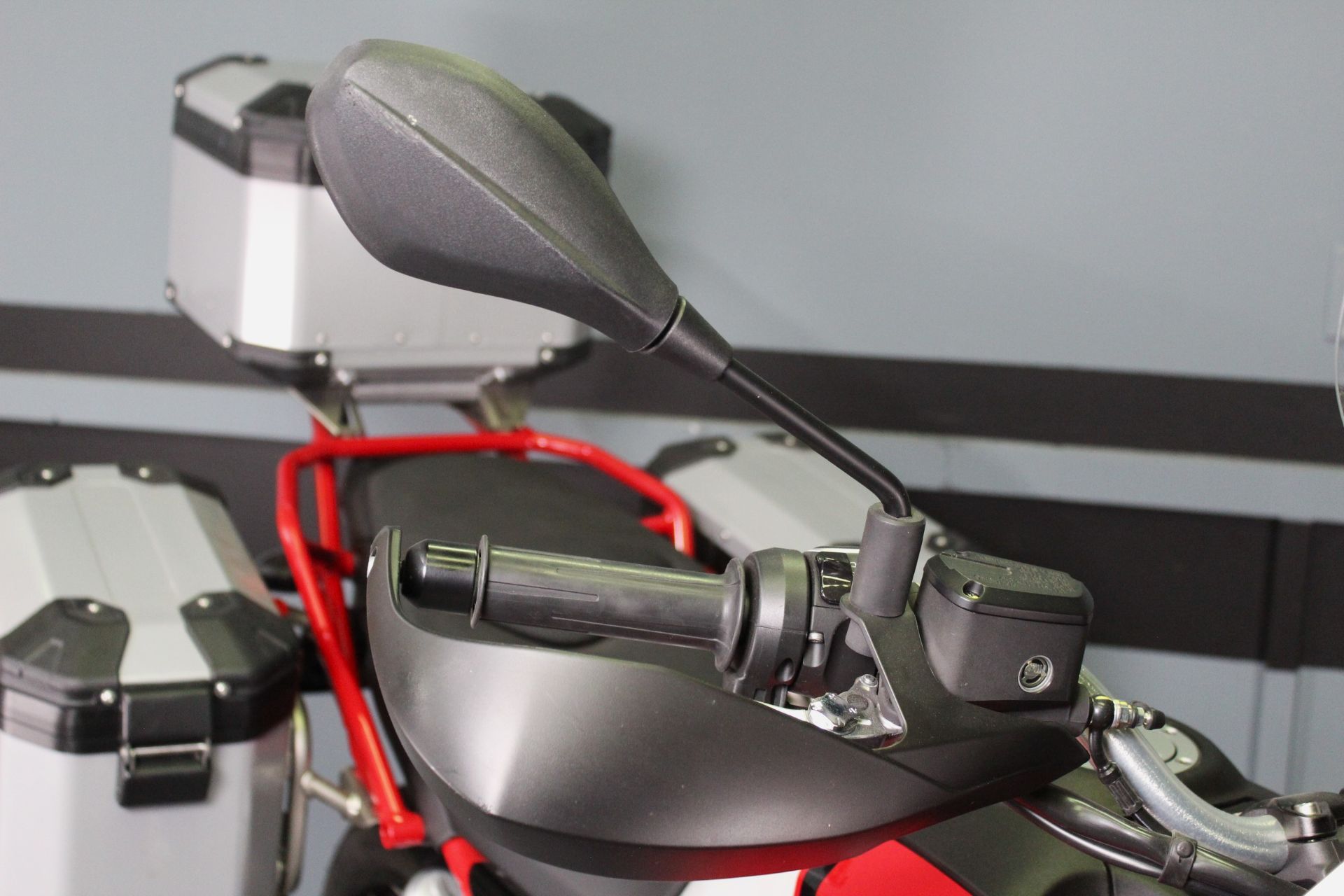 2021 Moto Guzzi V85 TT Adventure E5 in Portland, Oregon - Photo 9