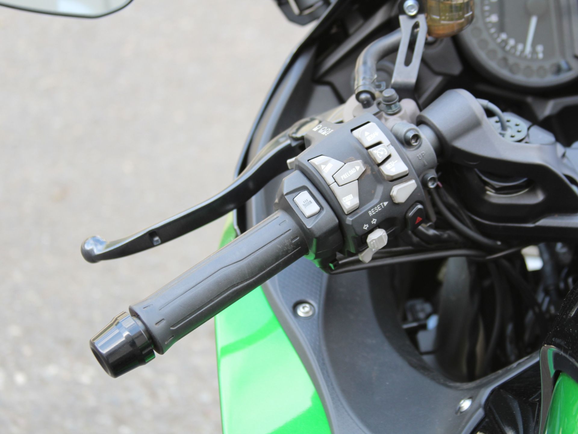 2021 Kawasaki Ninja H2 SX SE+ in Portland, Oregon - Photo 6