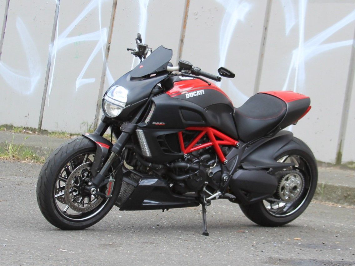 2012 Ducati Diavel Carbon in Portland, Oregon - Photo 3