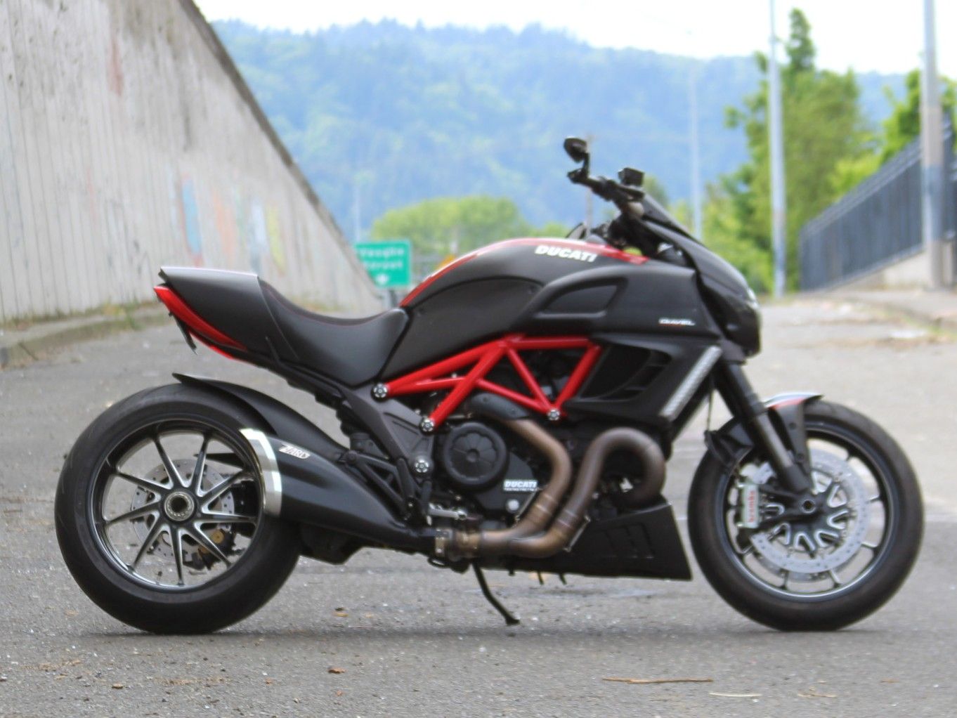 2012 Ducati Diavel Carbon in Portland, Oregon - Photo 5
