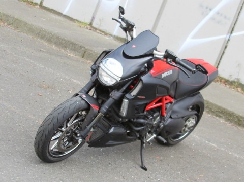 2012 Ducati Diavel Carbon in Portland, Oregon - Photo 6