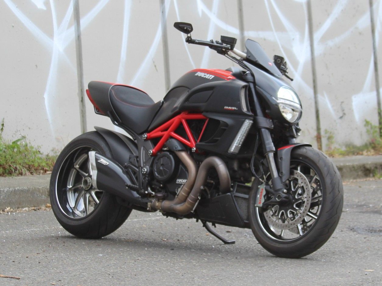 2012 Ducati Diavel Carbon in Portland, Oregon - Photo 1
