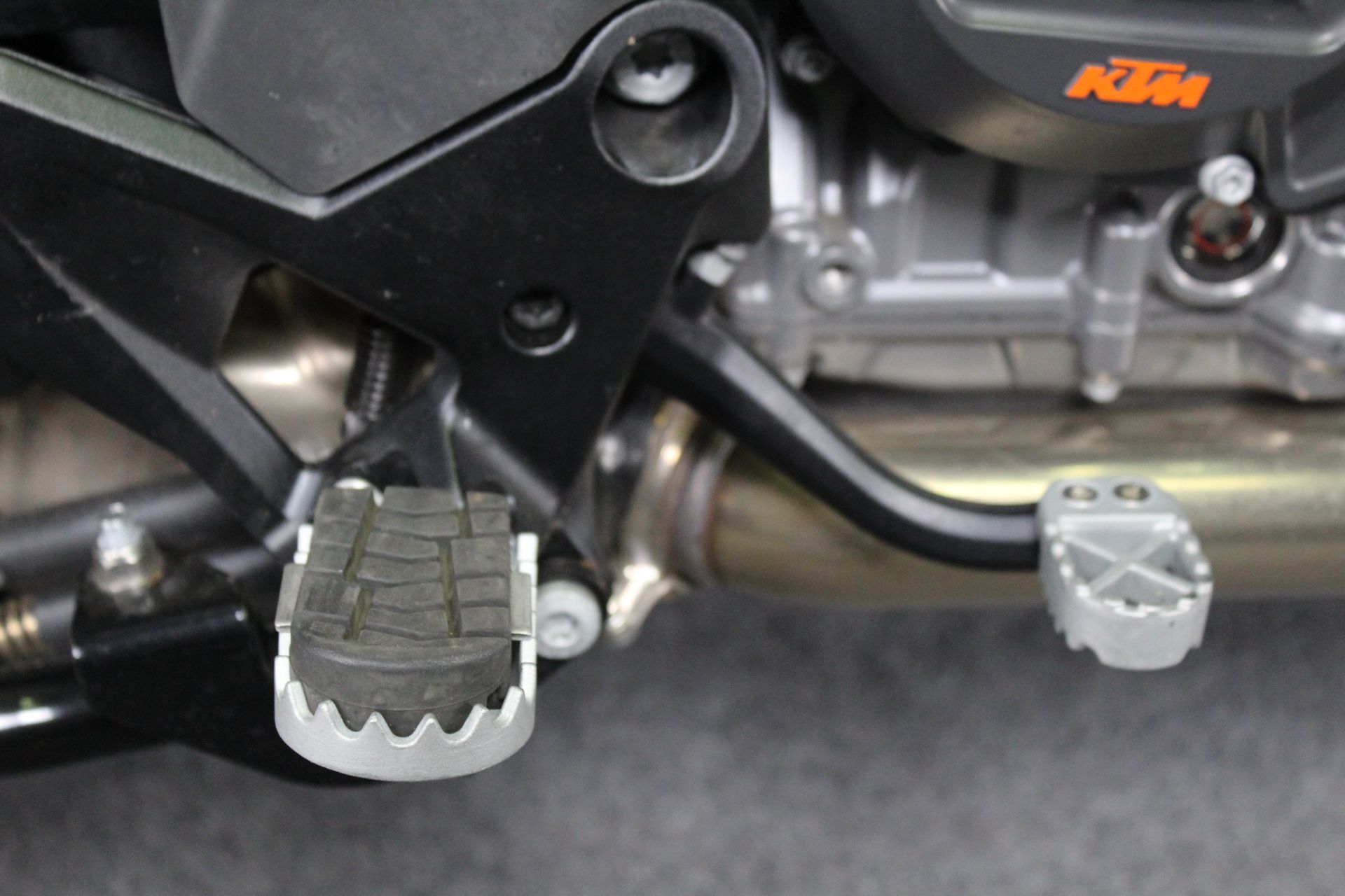 2024 KTM 890 SMT in Portland, Oregon - Photo 14