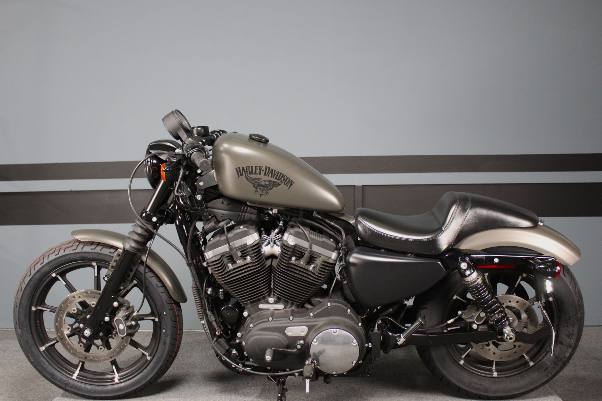 2018 Harley-Davidson Iron 883™ in Portland, Oregon - Photo 4