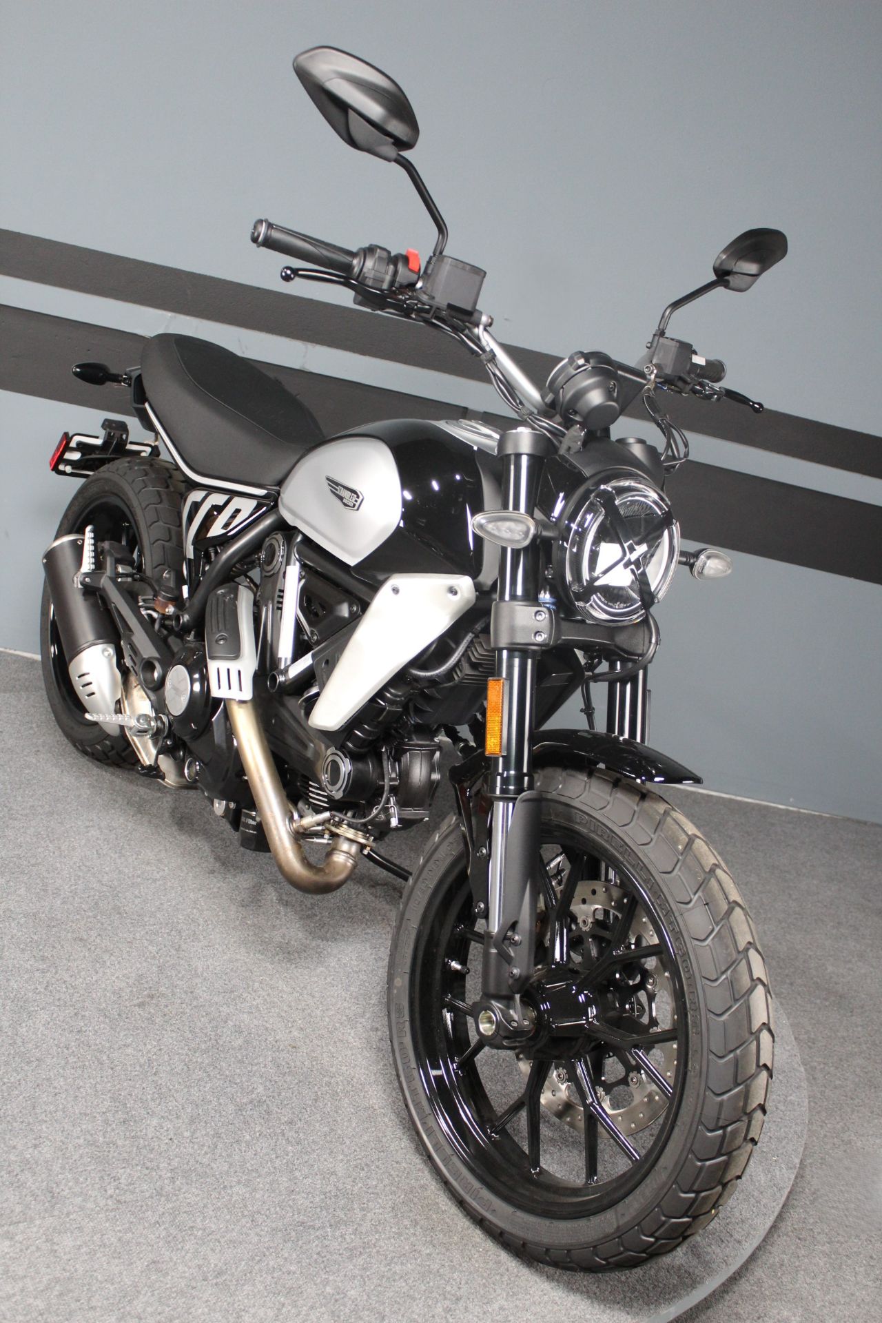 2023 Ducati Scrambler Icon in Portland, Oregon - Photo 2