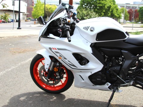 2023 Yamaha YZF-R7 in Portland, Oregon - Photo 10