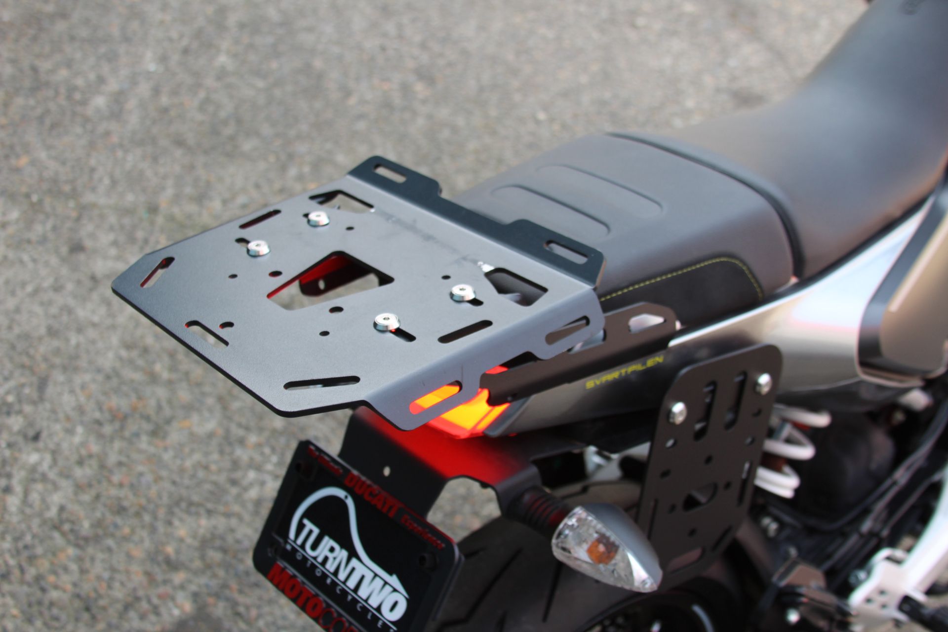 2021 Husqvarna Svartpilen 401 in Portland, Oregon - Photo 9