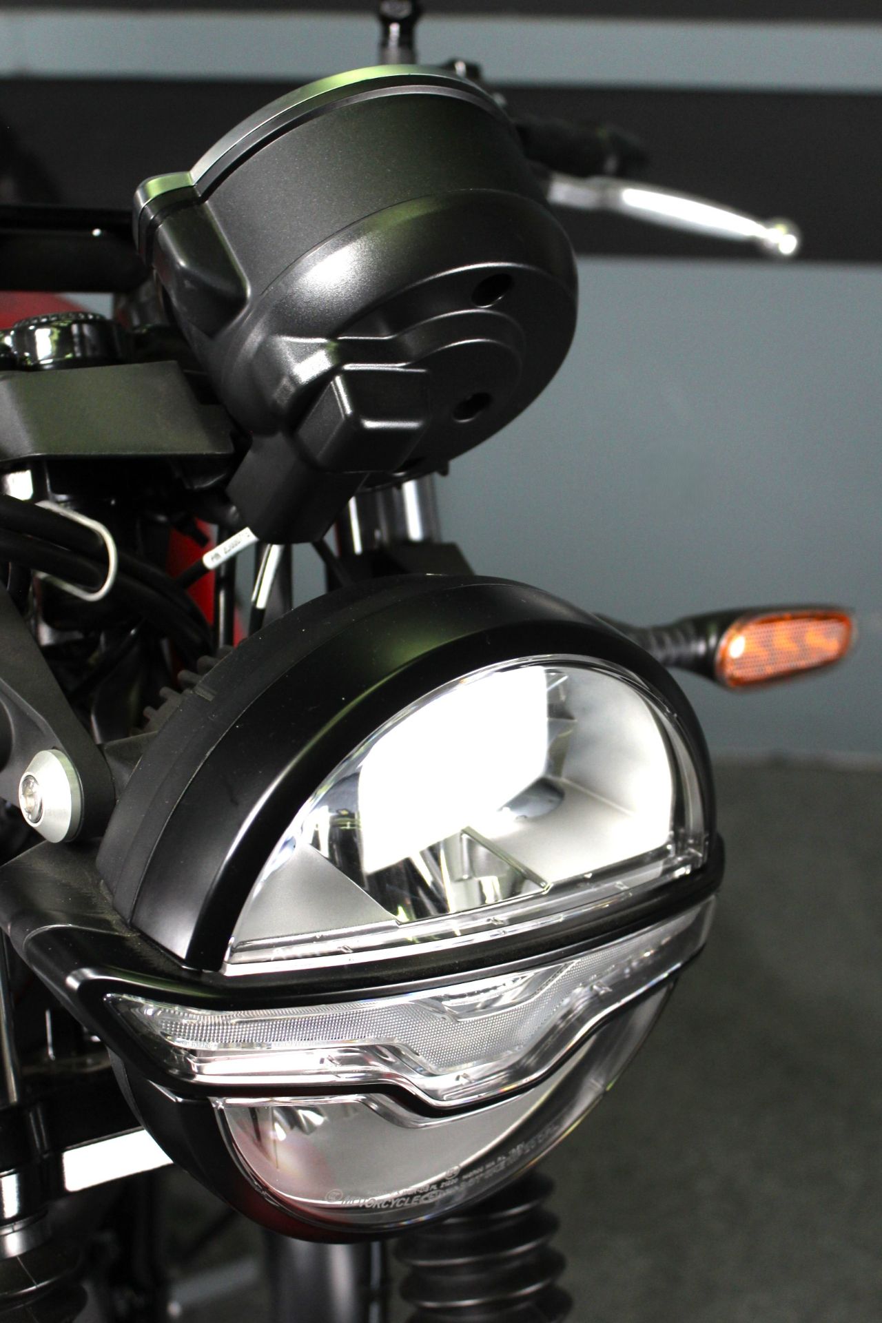 2023 Moto Guzzi V7 Stone in Portland, Oregon - Photo 8
