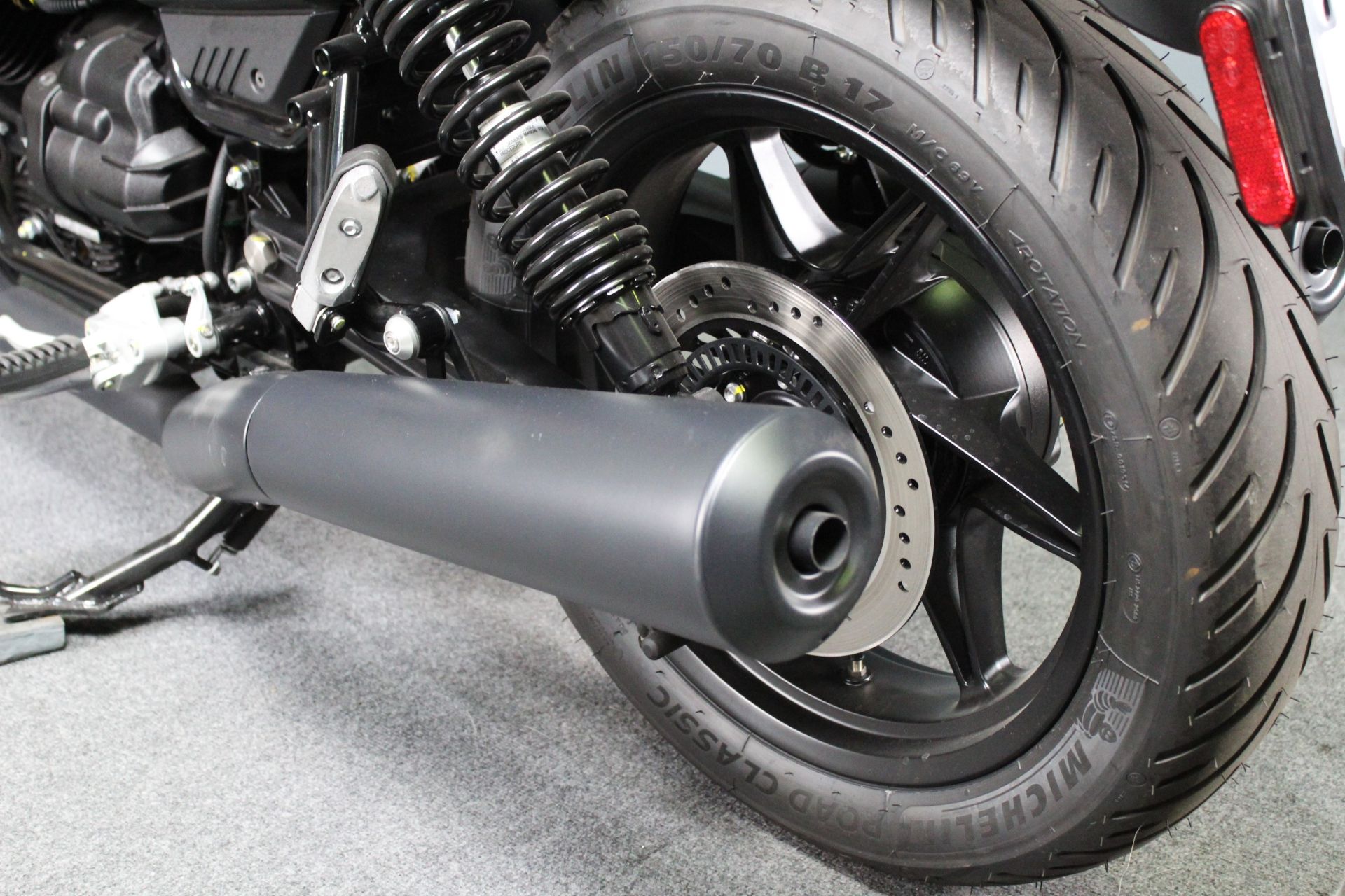 2023 Moto Guzzi V7 Stone in Portland, Oregon - Photo 19