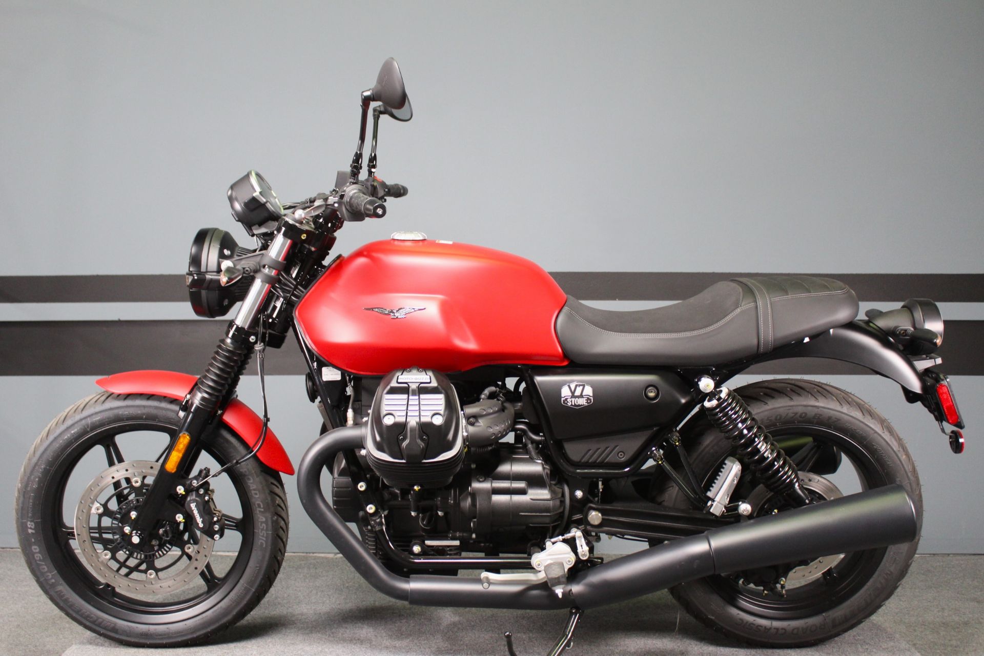 2023 Moto Guzzi V7 Stone in Portland, Oregon - Photo 4